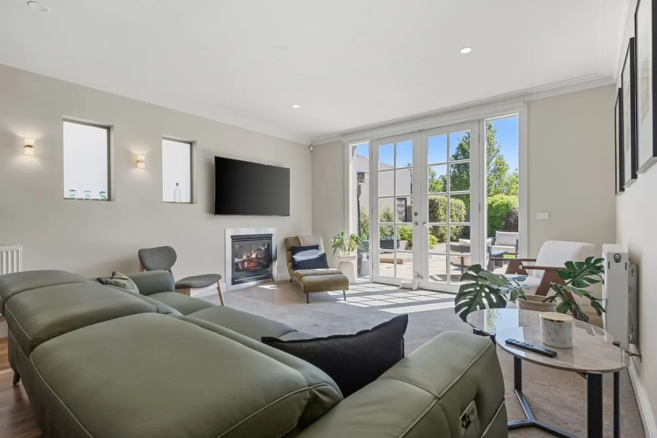 Stylish Ballarat Group Escape Sleeps 10 9
