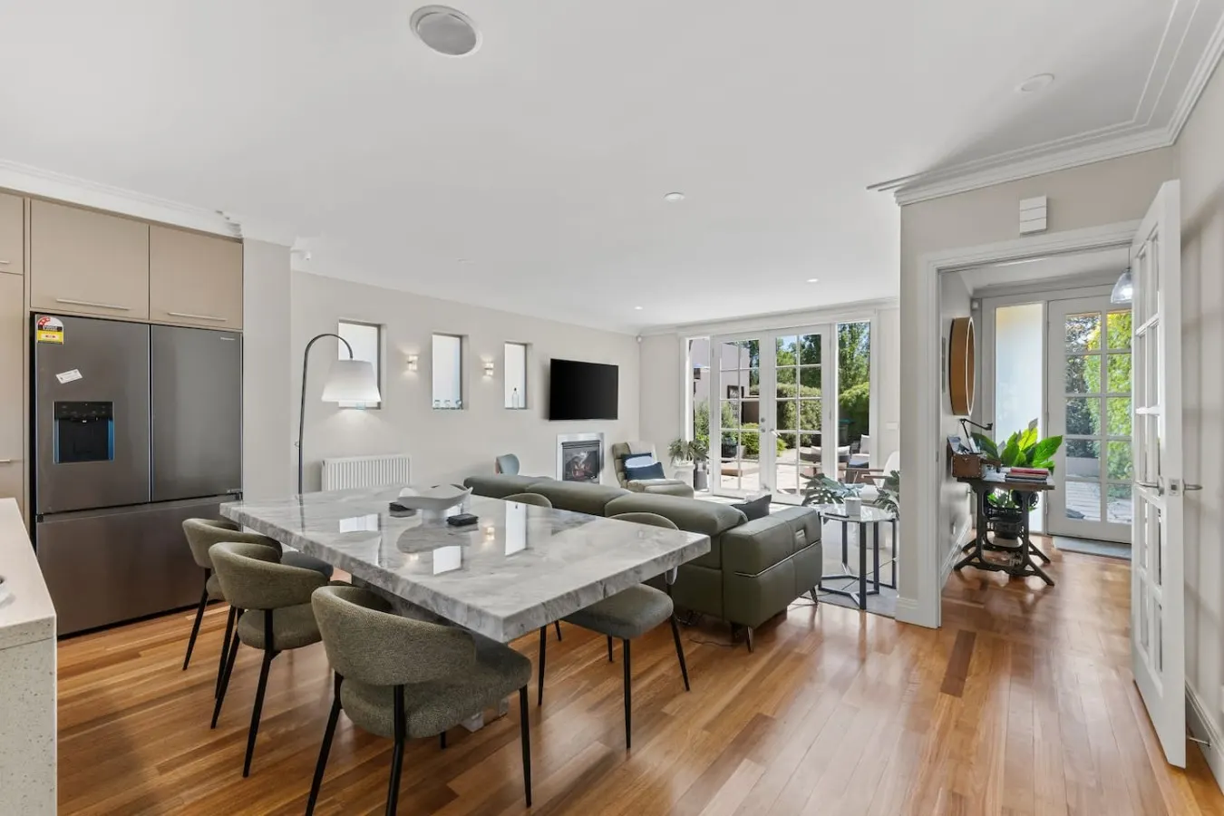 Stylish Ballarat Group Escape Sleeps 10 11