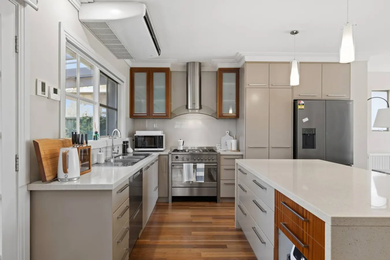 Stylish Ballarat Group Escape Sleeps 10 14