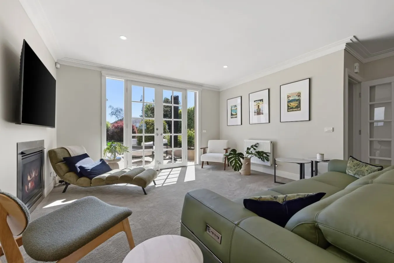 Stylish Ballarat Group Escape Sleeps 10 17