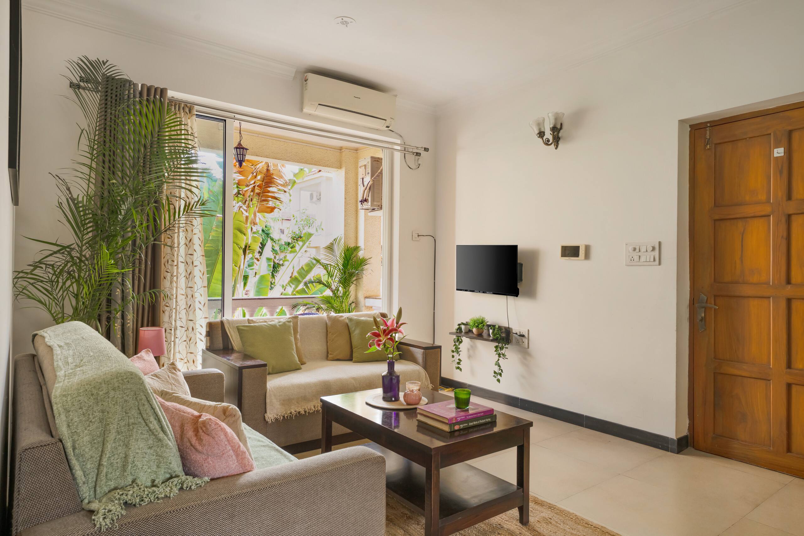 Boutique 2BHK | Pool & Gym | Siolim 1
