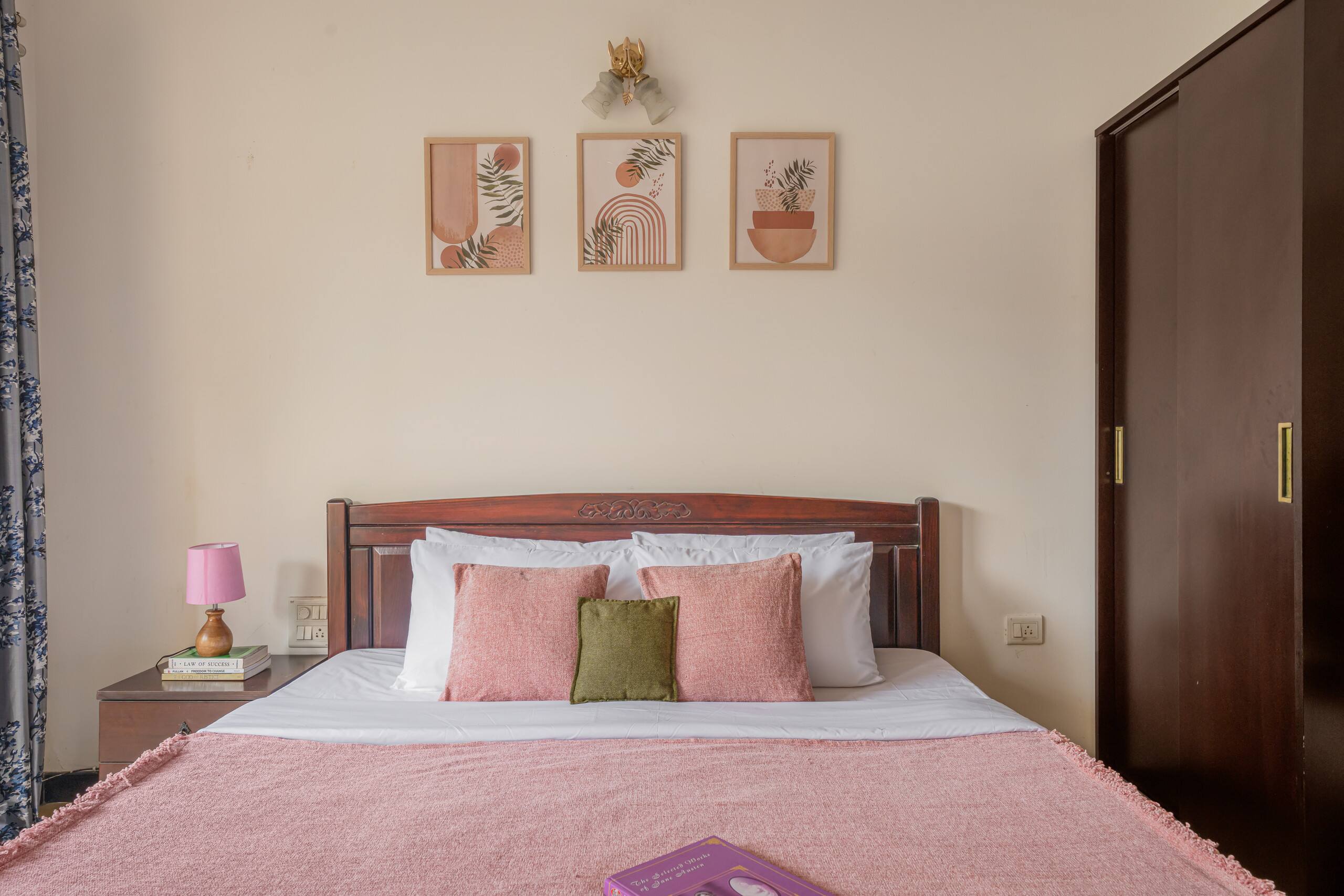 Boutique 2BHK | Pool & Gym | Siolim 32