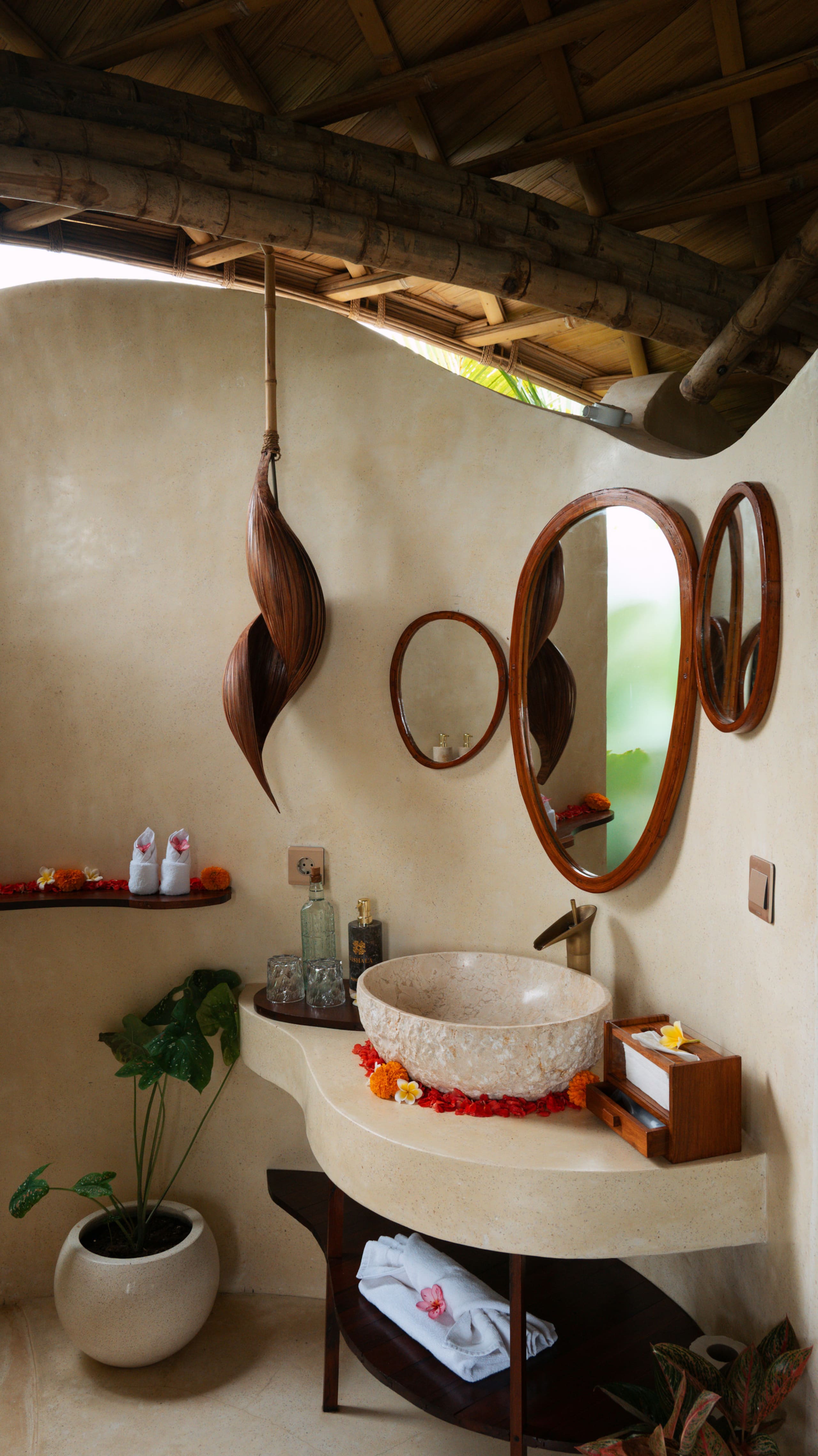 Vishala Bali | Panoramic Bamboo House in Sidemen 8