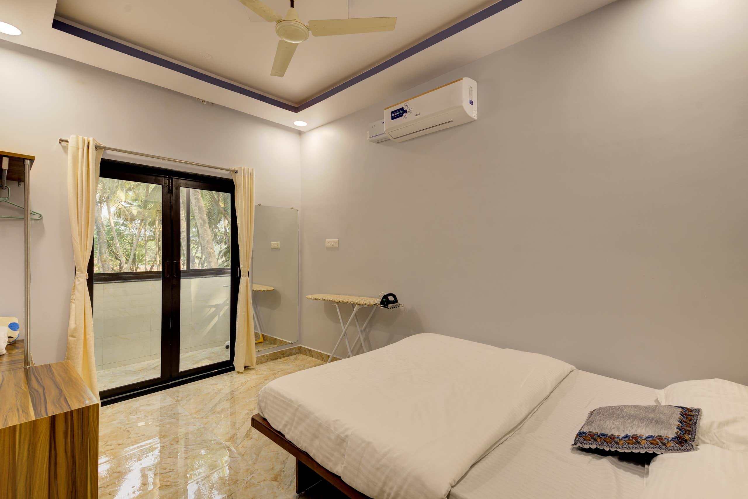 102 | Cozy 1bhk apt in Ambelim | 50m walk to river 7