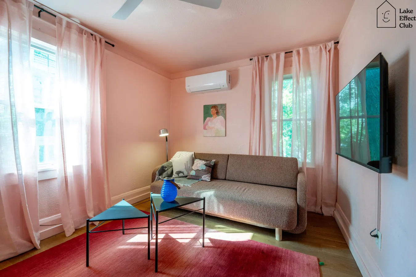 1BR on Milwaukee's Lower East Side Lake Effect Club: The Nohl 10