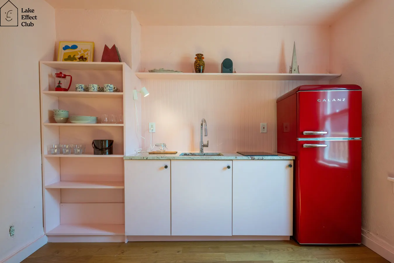 1BR on Milwaukee's Lower East Side Lake Effect Club: The Nohl 13