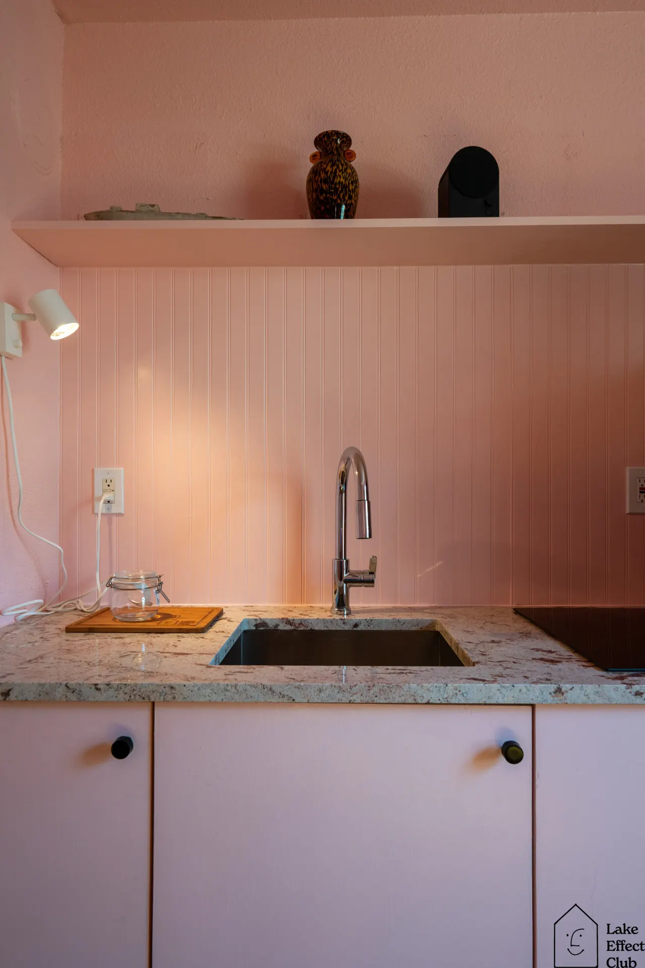 1BR on Milwaukee's Lower East Side Lake Effect Club: The Nohl 16