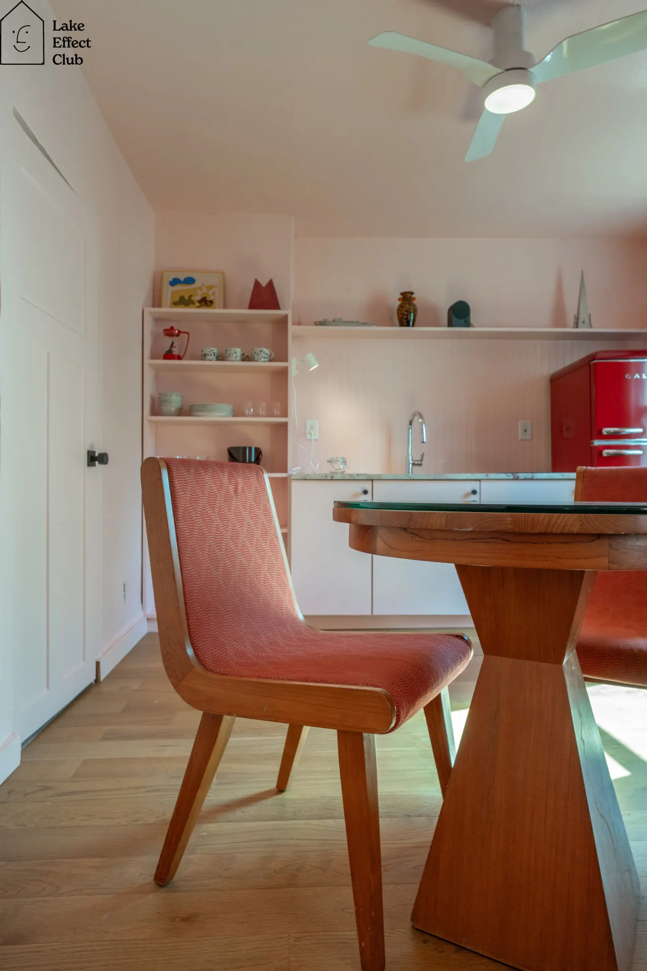 1BR on Milwaukee's Lower East Side Lake Effect Club: The Nohl 17