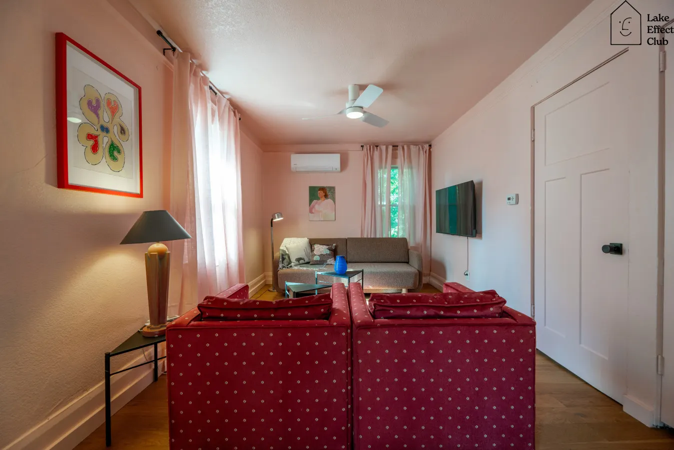 1BR on Milwaukee's Lower East Side Lake Effect Club: The Nohl 6