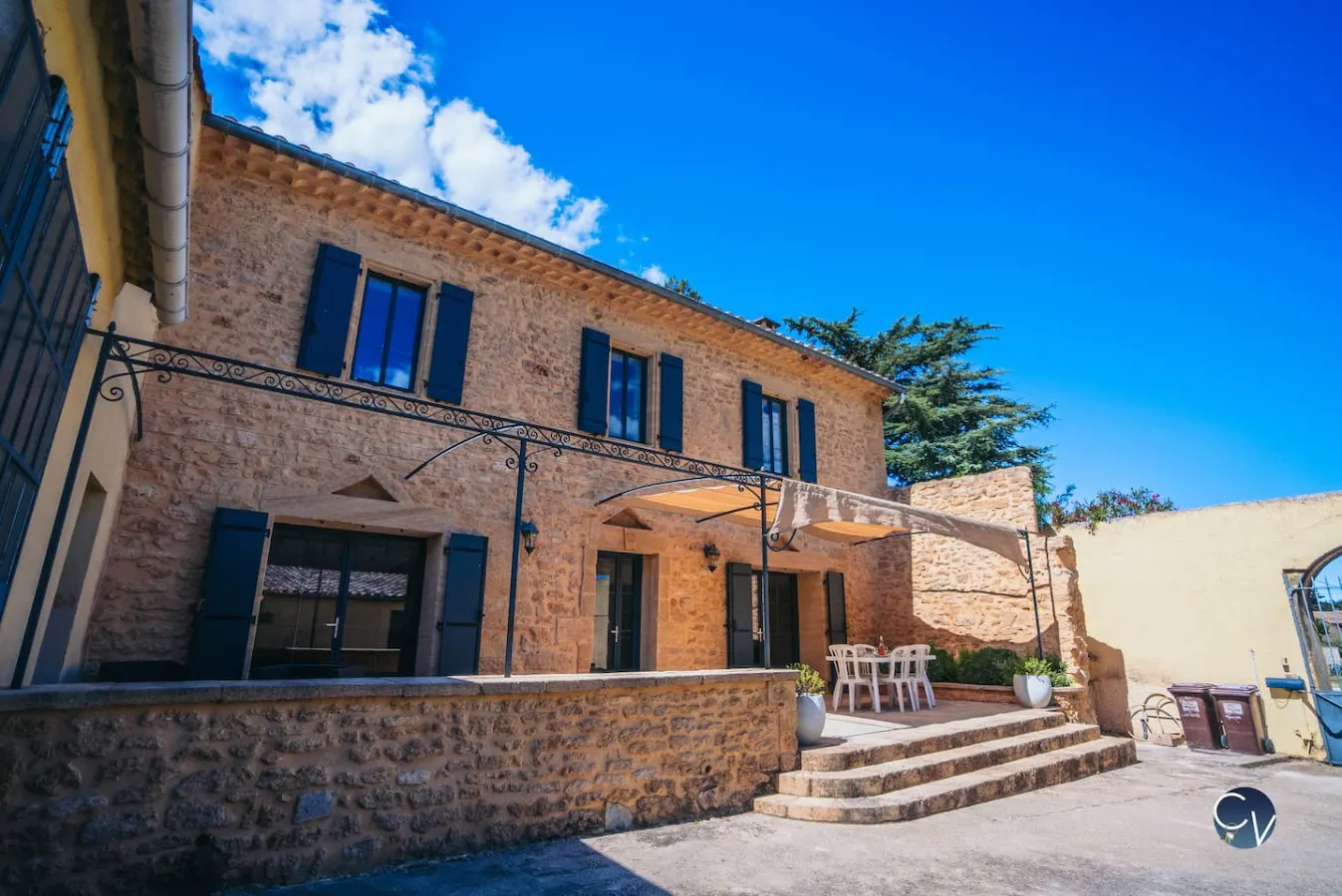 Superbe mas provencal rénové-Idéal famille