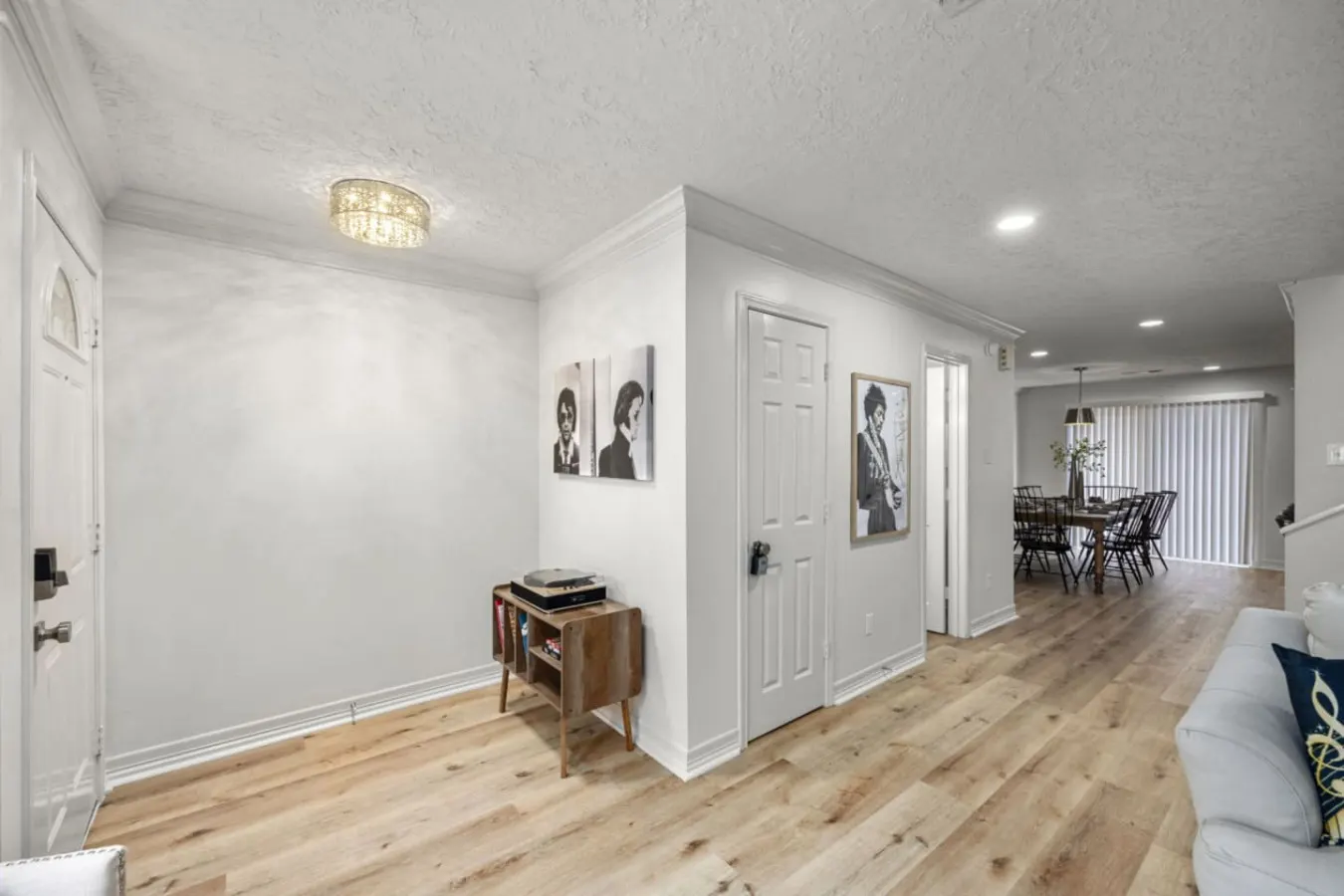 Two Connected Townhomes for 19 Group Stays, Walk to Dining, Montrose 18