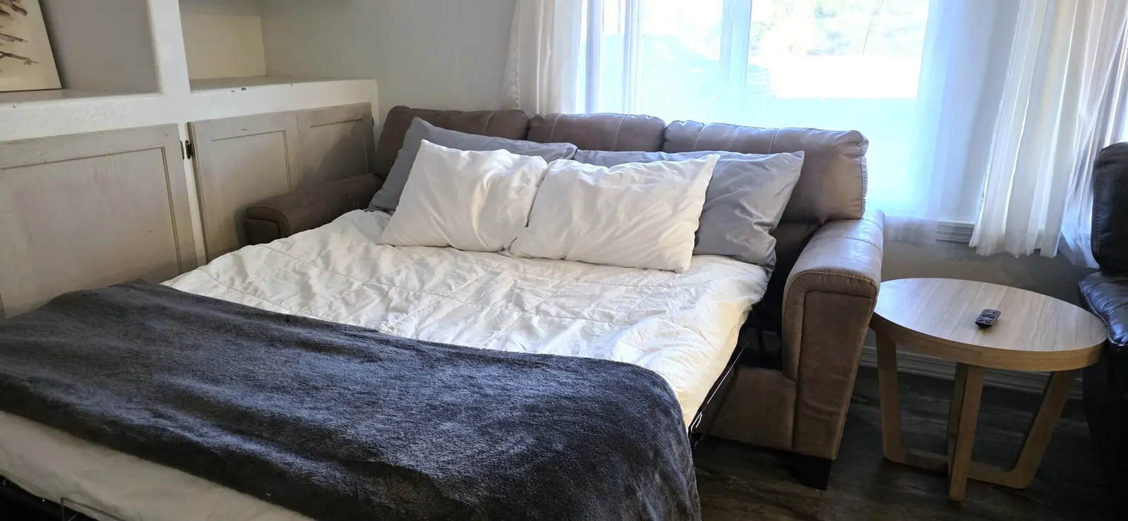 Grandy cozy King and Queen rooms 8