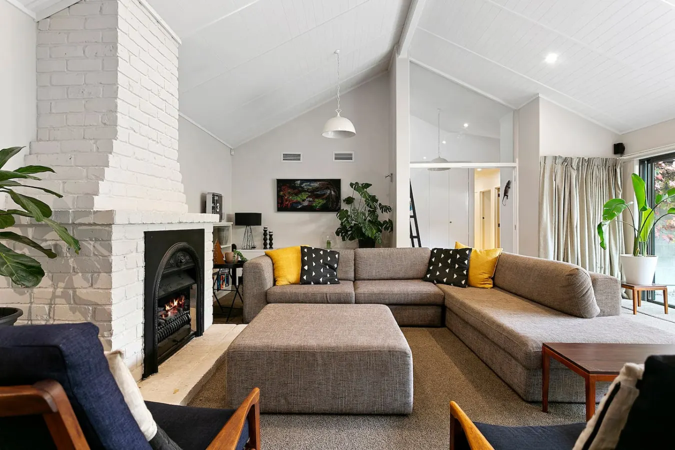 Ultimate 5-Star Getaway - Perfect for Any Season 10