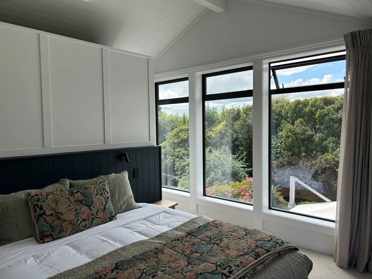 Ultimate 5-Star Getaway - Perfect for Any Season 19