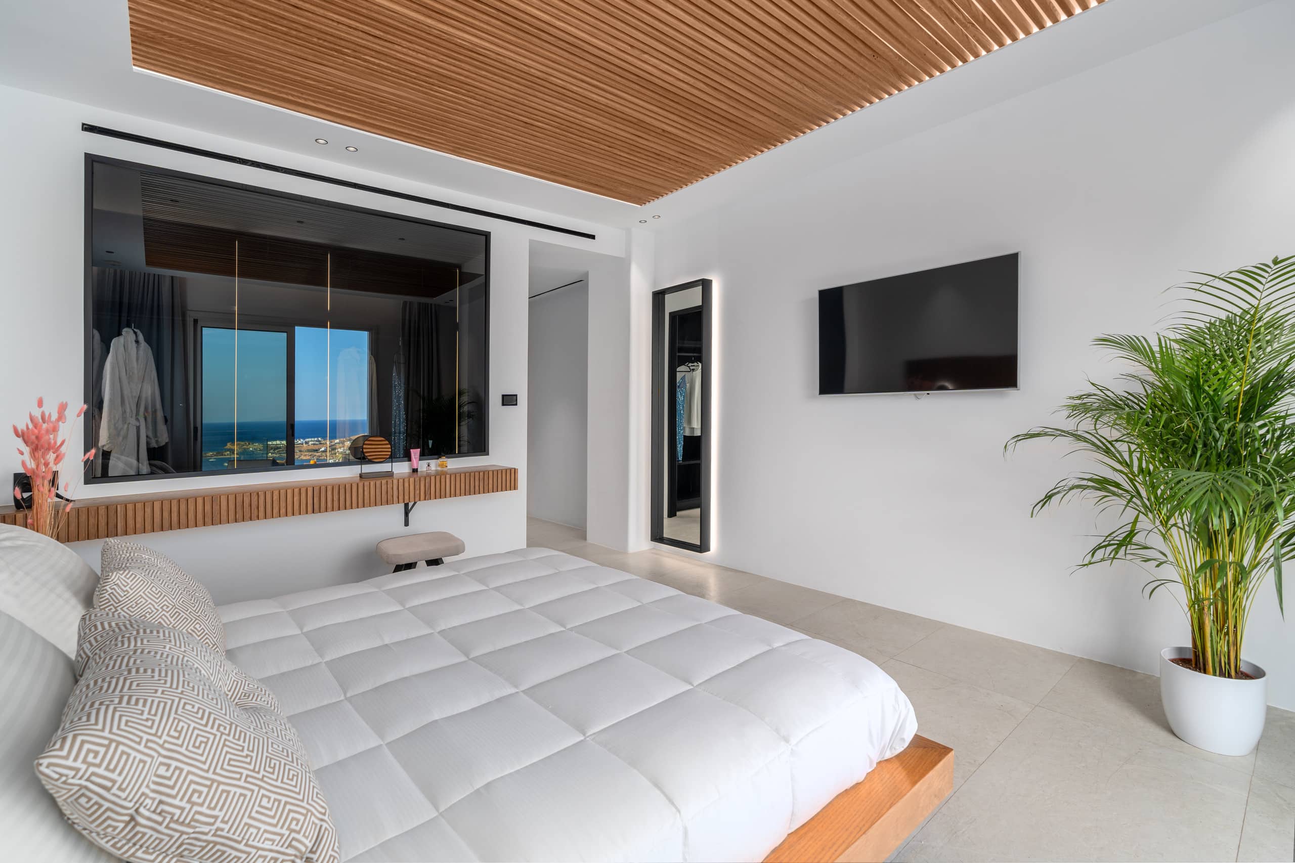 Elit Villa Psarou | Heated Pool & Jacuzzi 23