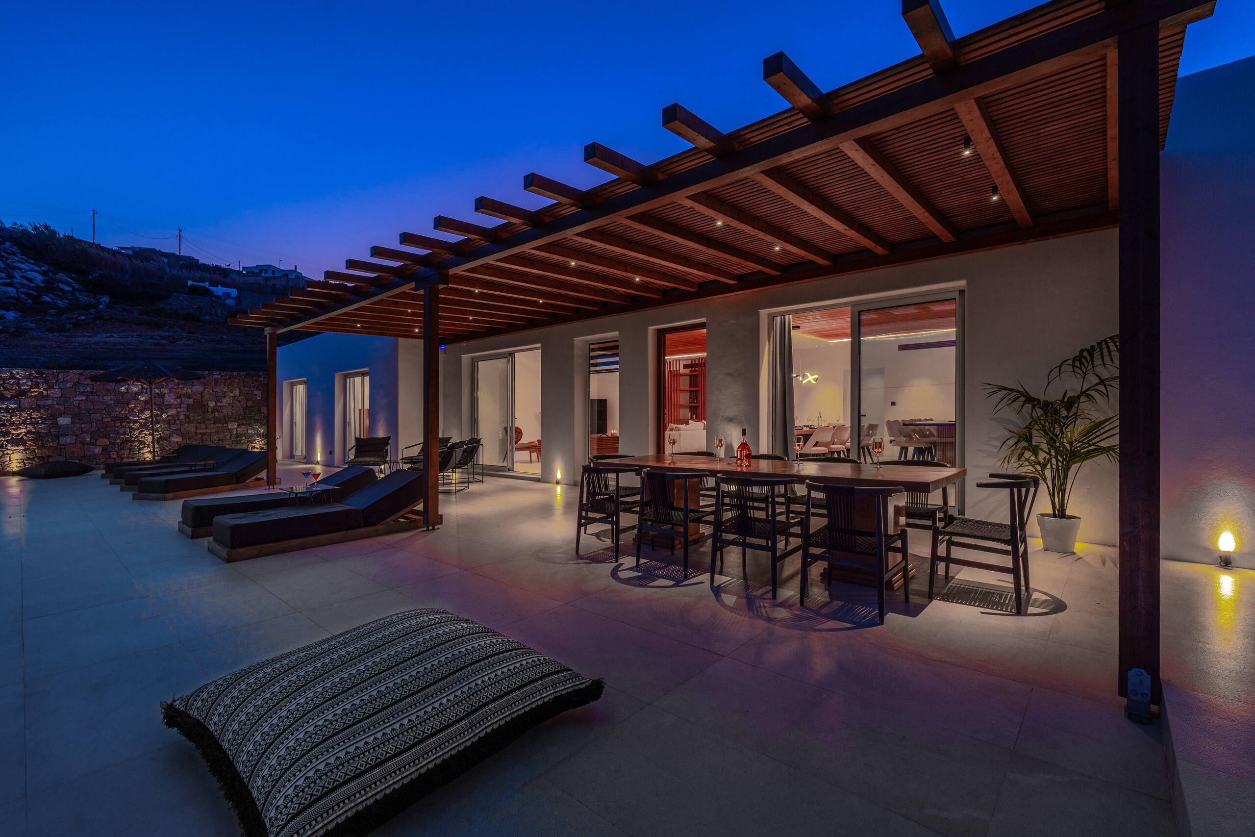 Elit Villa Psarou | Heated Pool & Jacuzzi 36