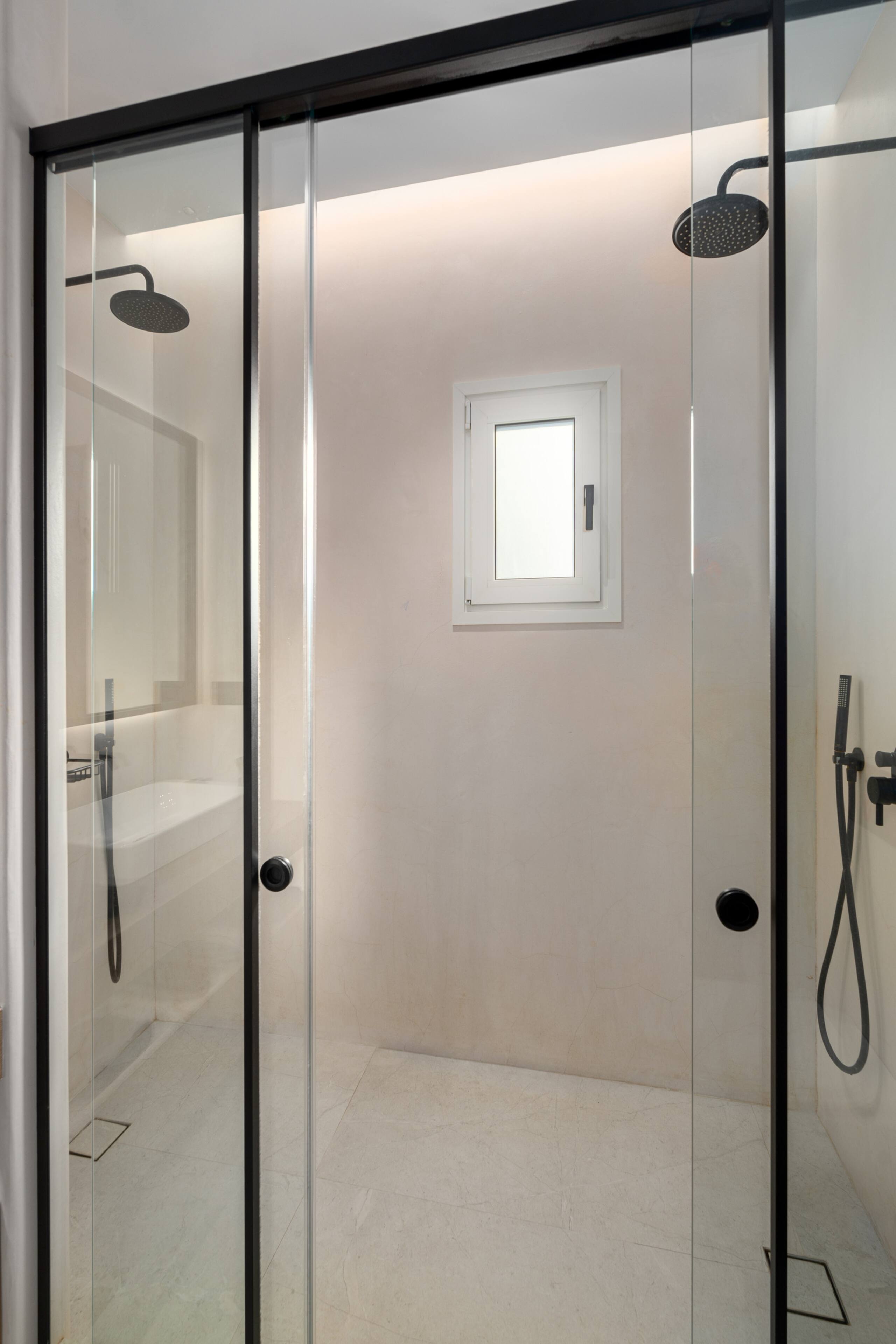 Elit Villa Psarou | Heated Pool & Jacuzzi 25