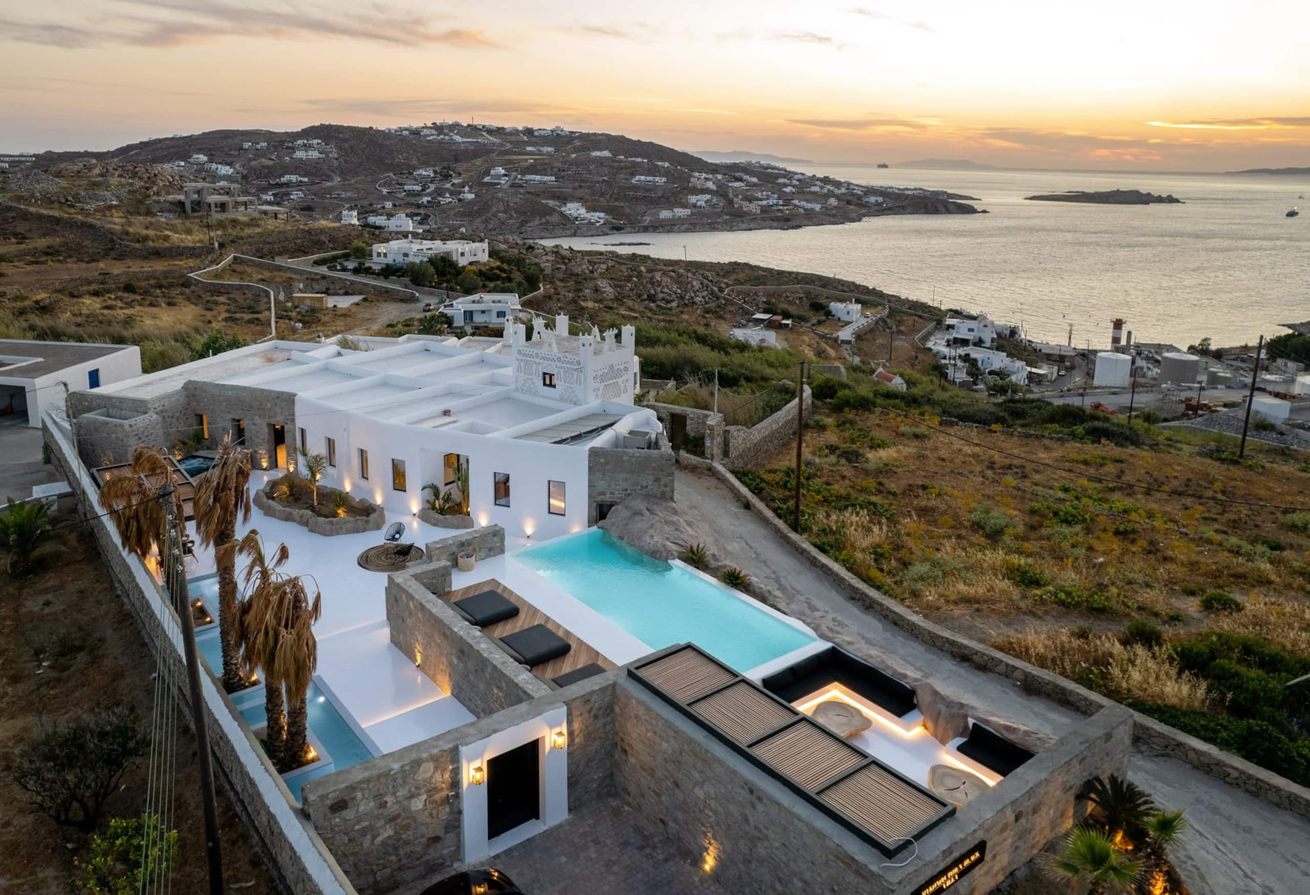 Mykonos Town Black Villa with Cave Heated Pool — photo 3