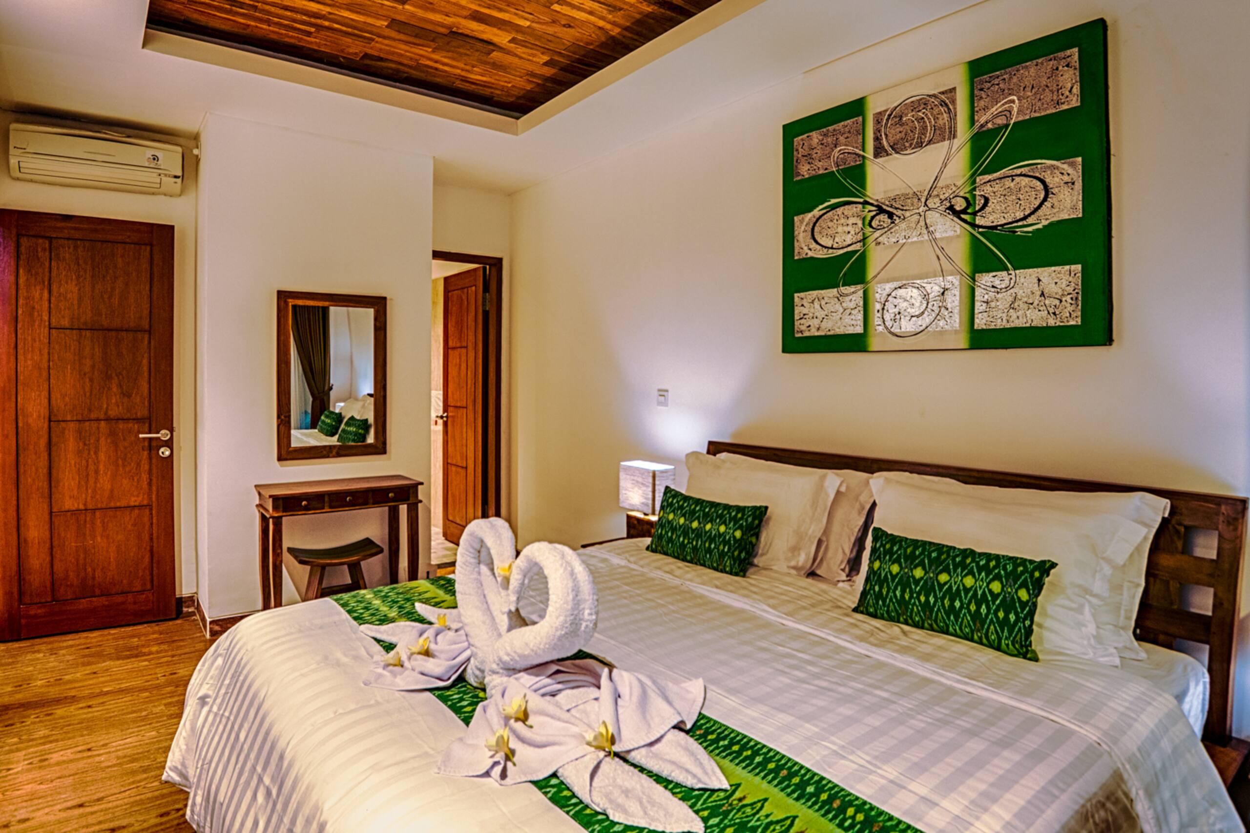 Villa Caitlyn Seminyak - Modern 3BR Villa w/ Pool! 13