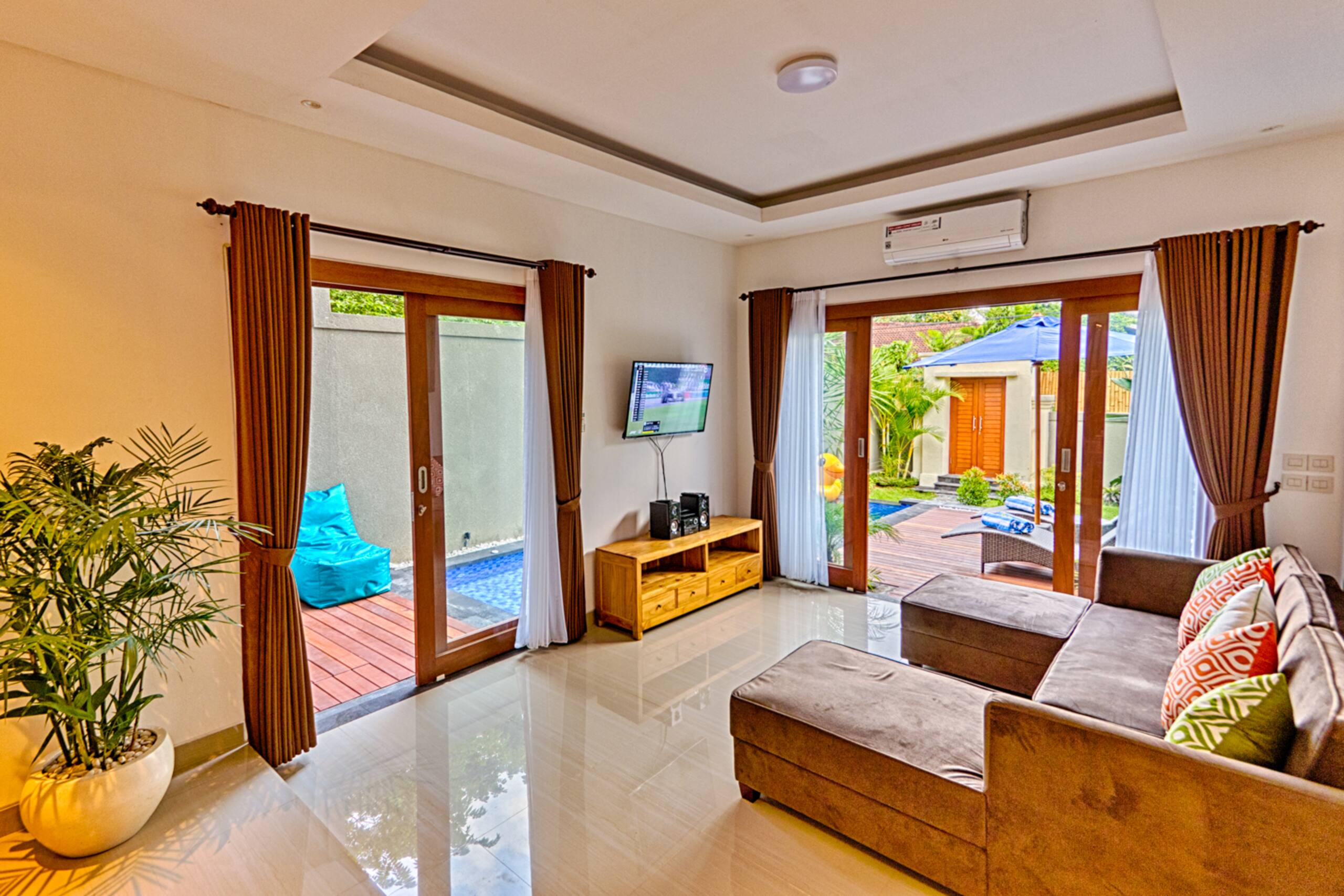 Villa Caitlyn Seminyak - Modern 3BR Villa w/ Pool! 23