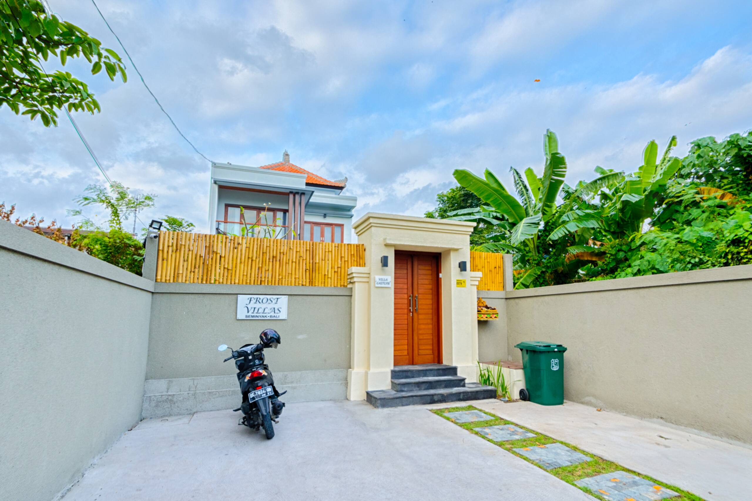Villa Caitlyn Seminyak - Modern 3BR Villa w/ Pool! 34