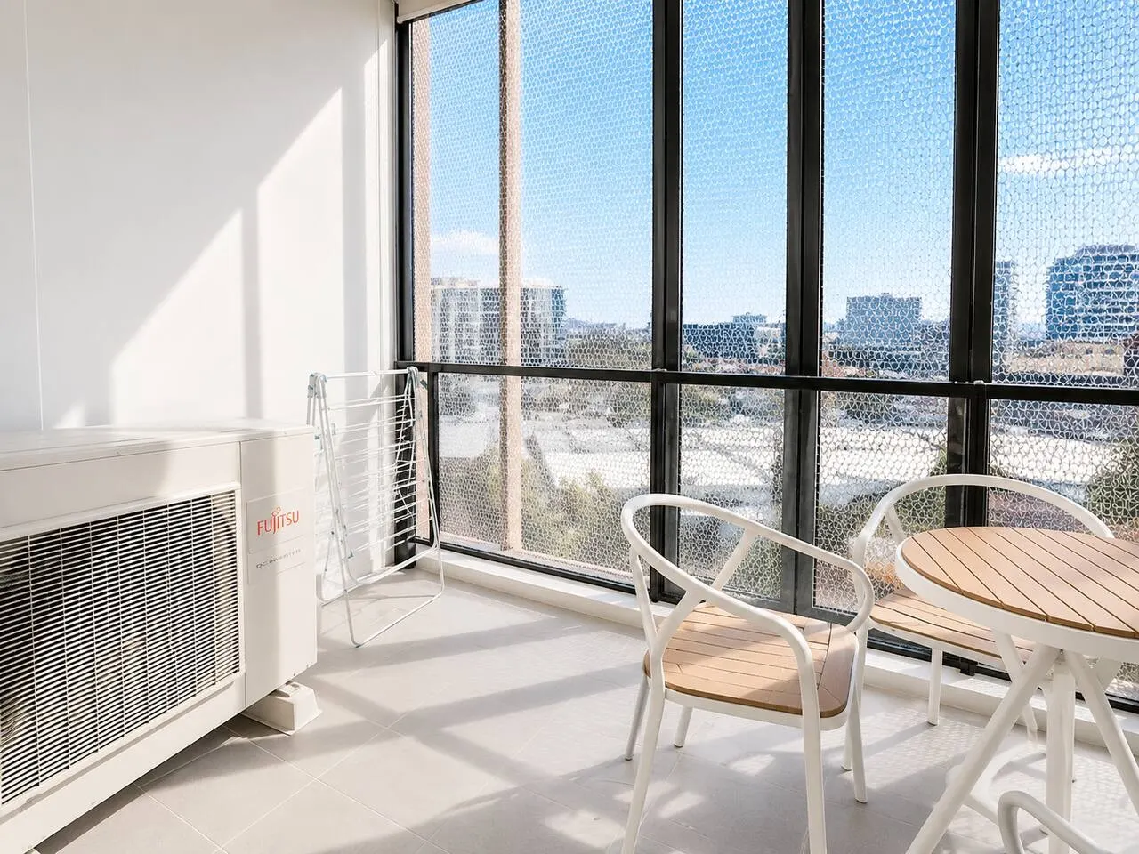 Contemporary 2BR Apartment in Rosebery — photo 4