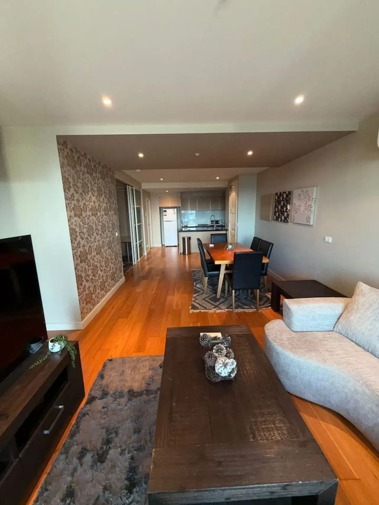 City central park 3 bedroom(8 guests) 2 carpark 9