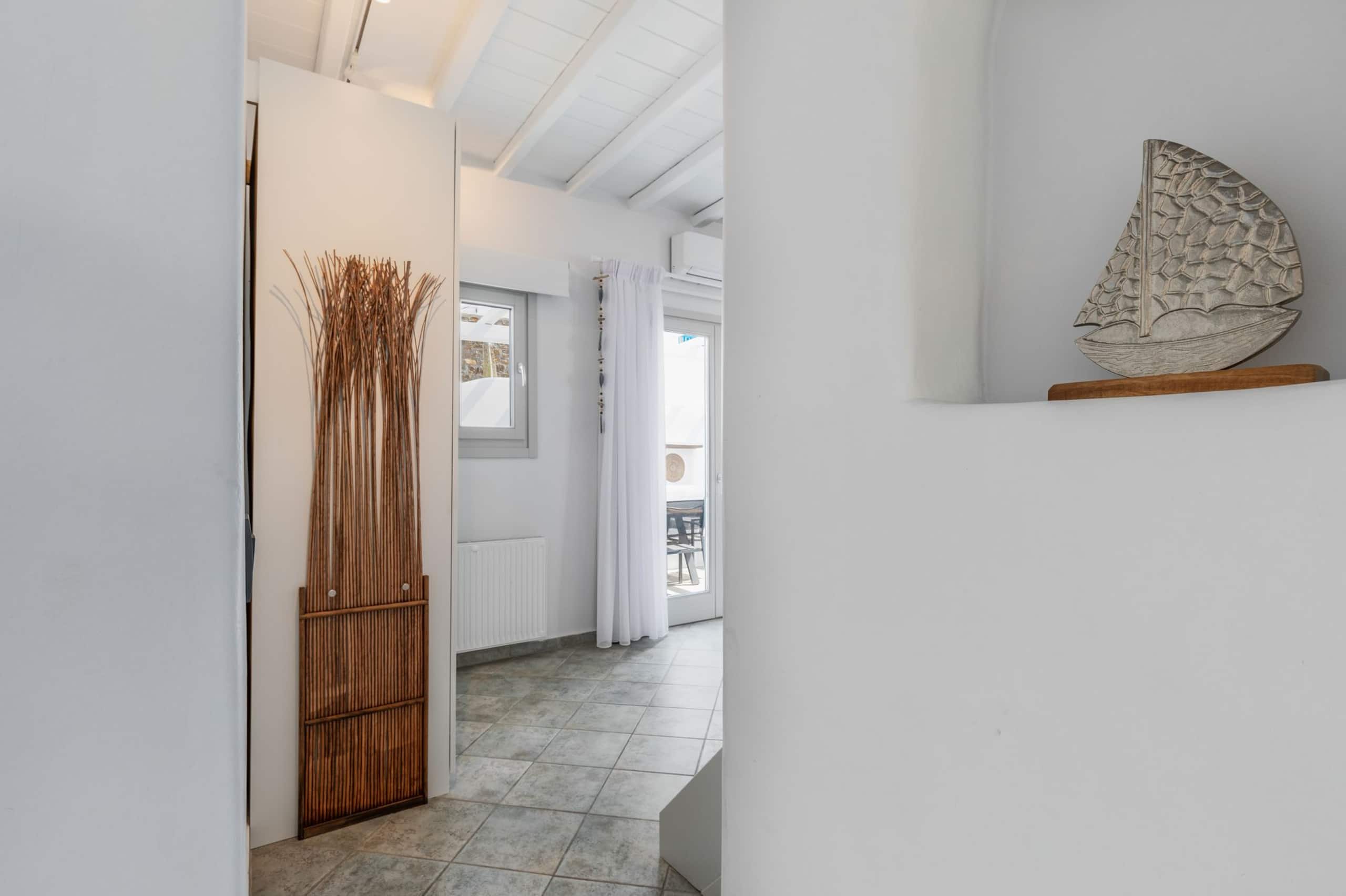 Dahlia Mykonean Suite 1 min. walk to Ornos  beach 9