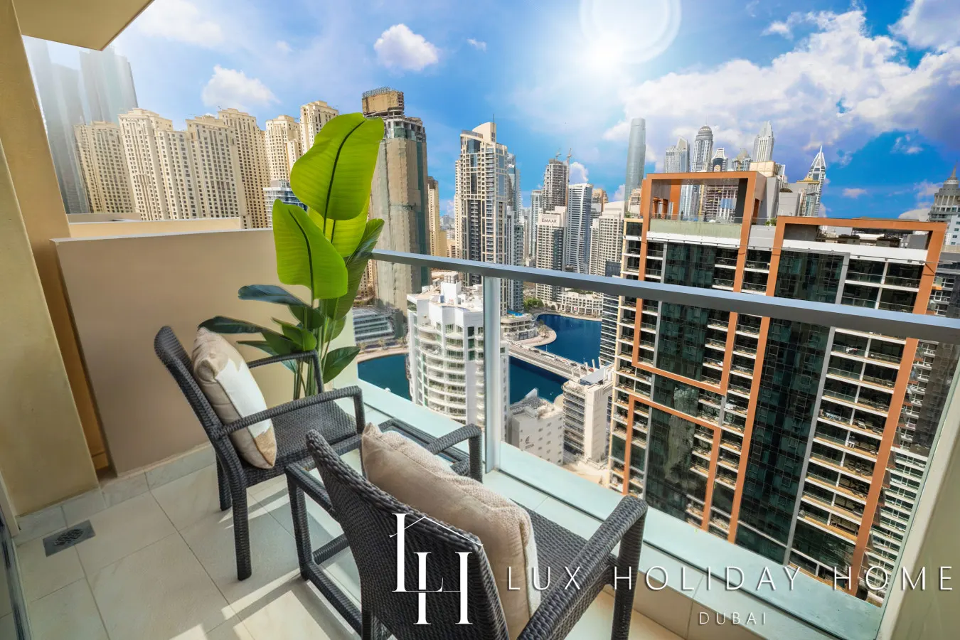 LUX | The JW Marina Suite 4
