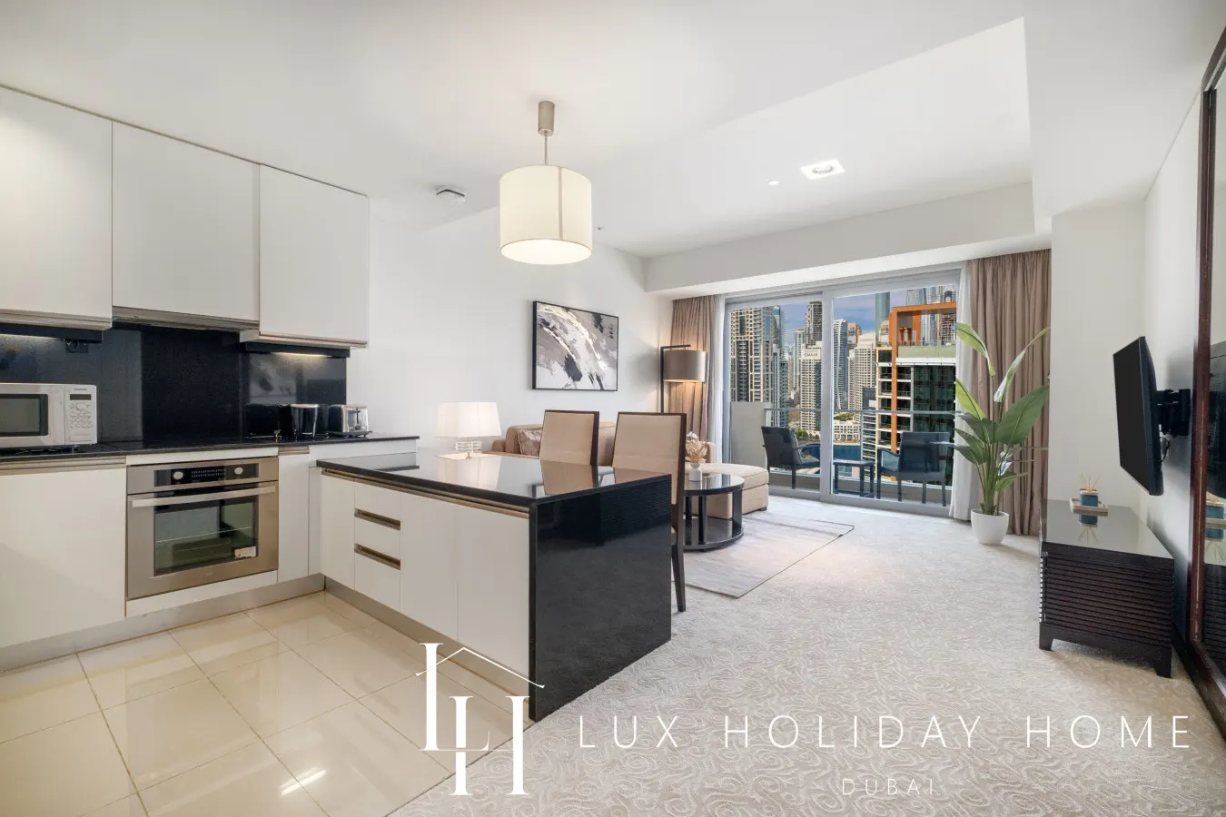 LUX | The JW Marina Suite 4 — photo 2