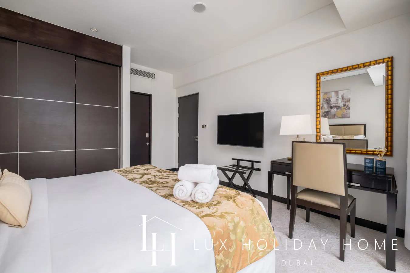 LUX The JW Marina Suite 4 13
