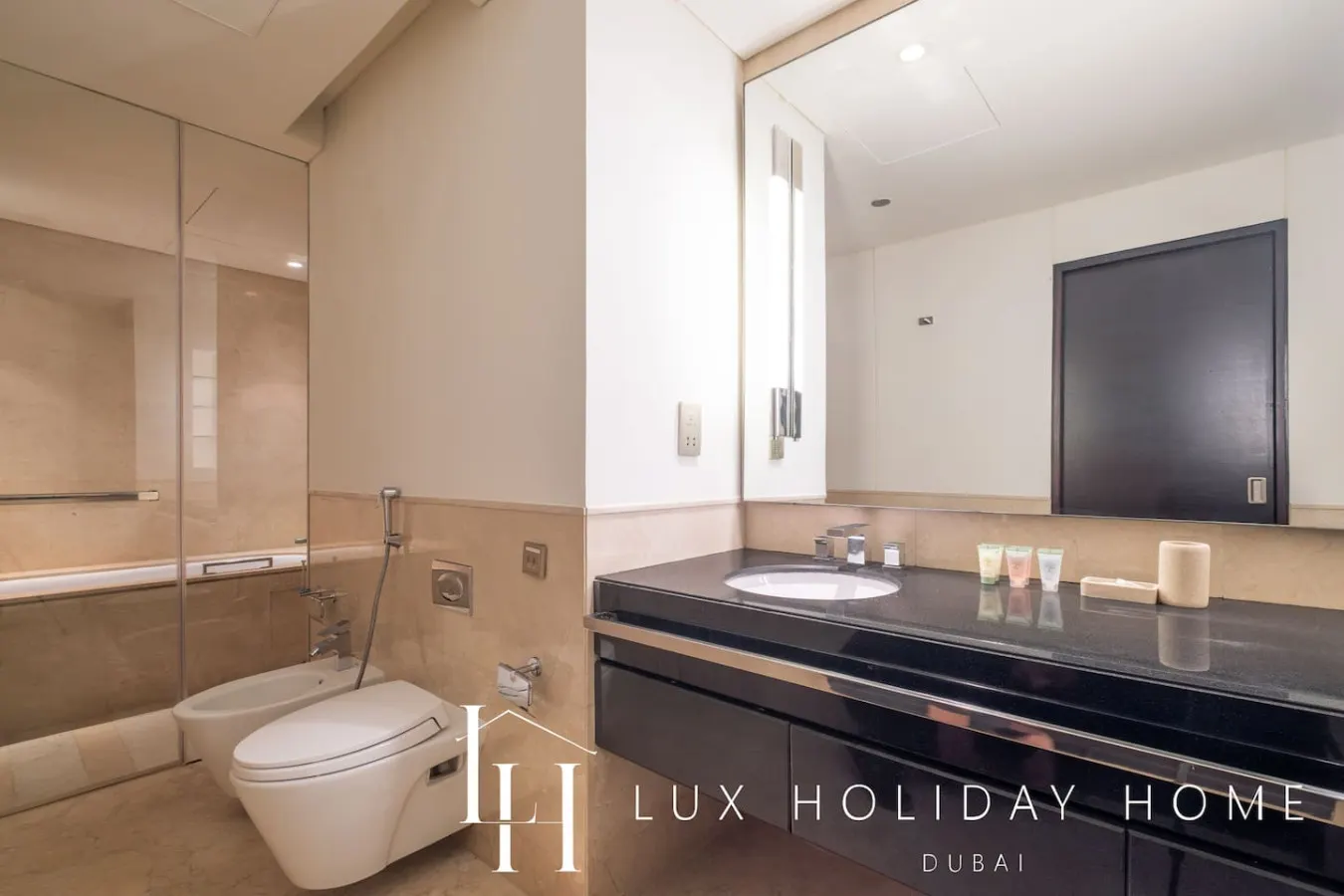 LUX The JW Marina Suite 4 14