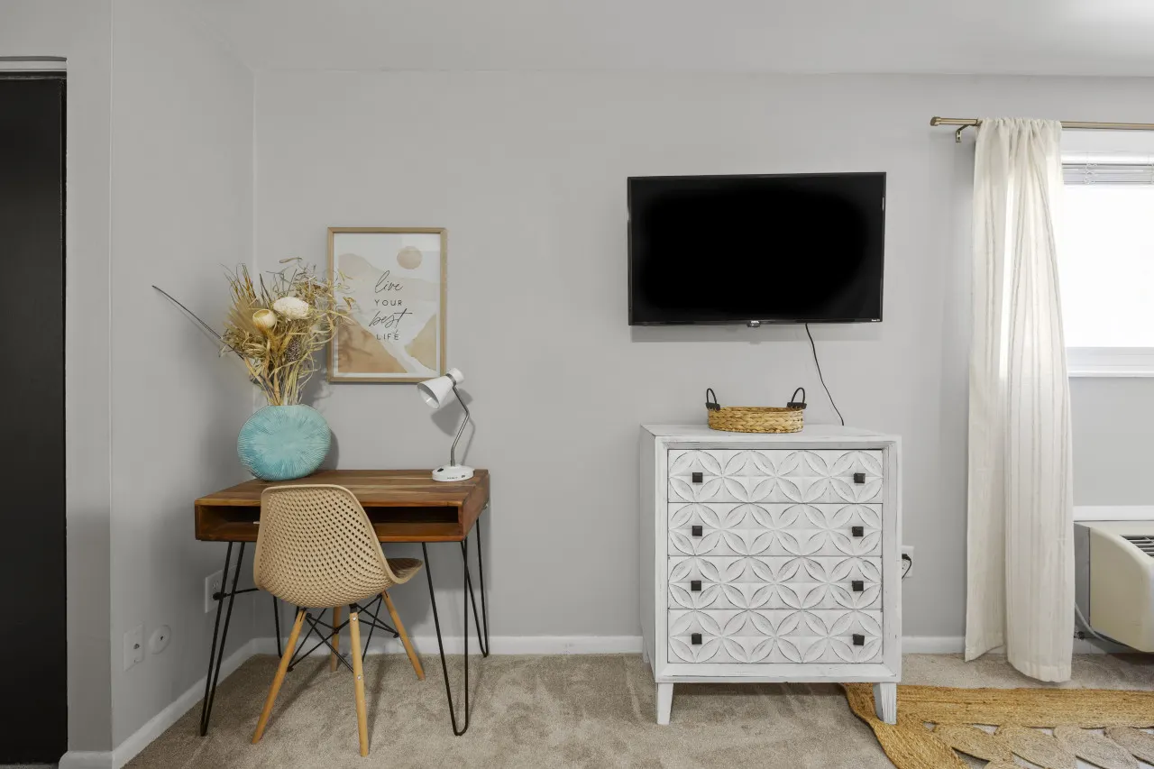 OSU Free Parking Studio w/ Workspace 3