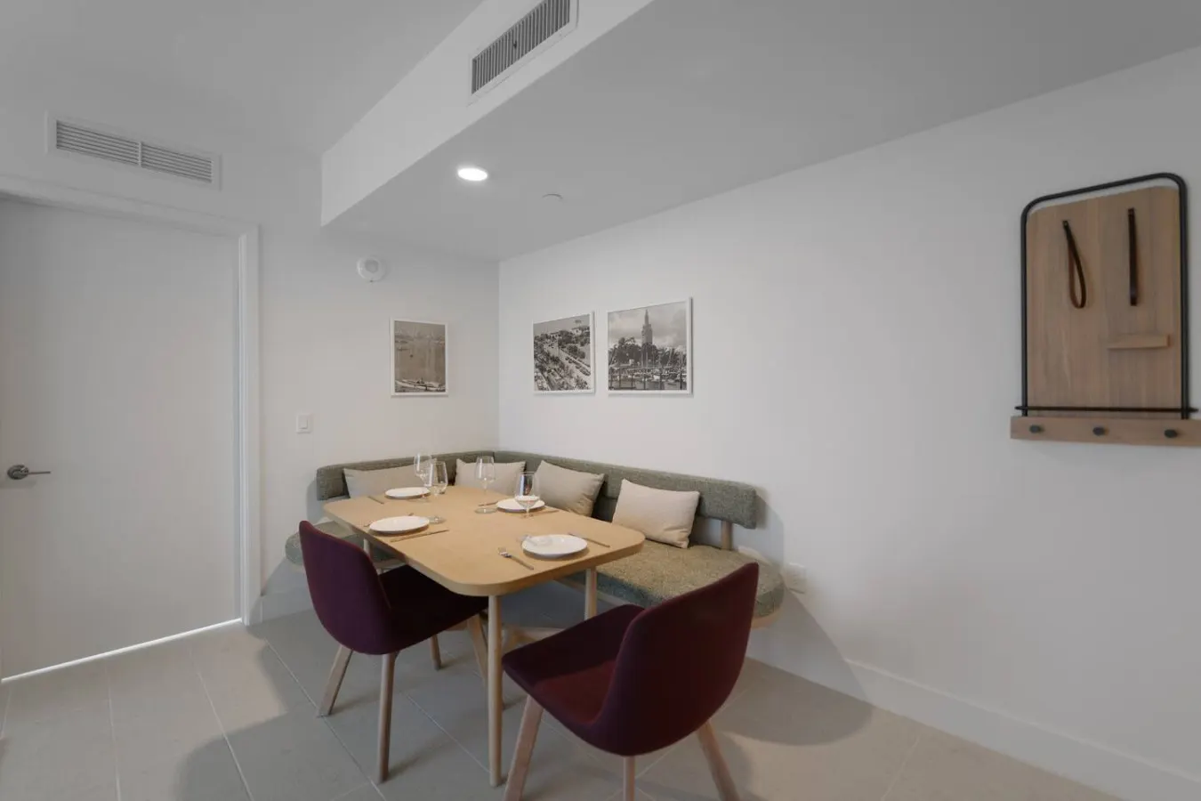 Chic 2/2 Condo with City views 3
