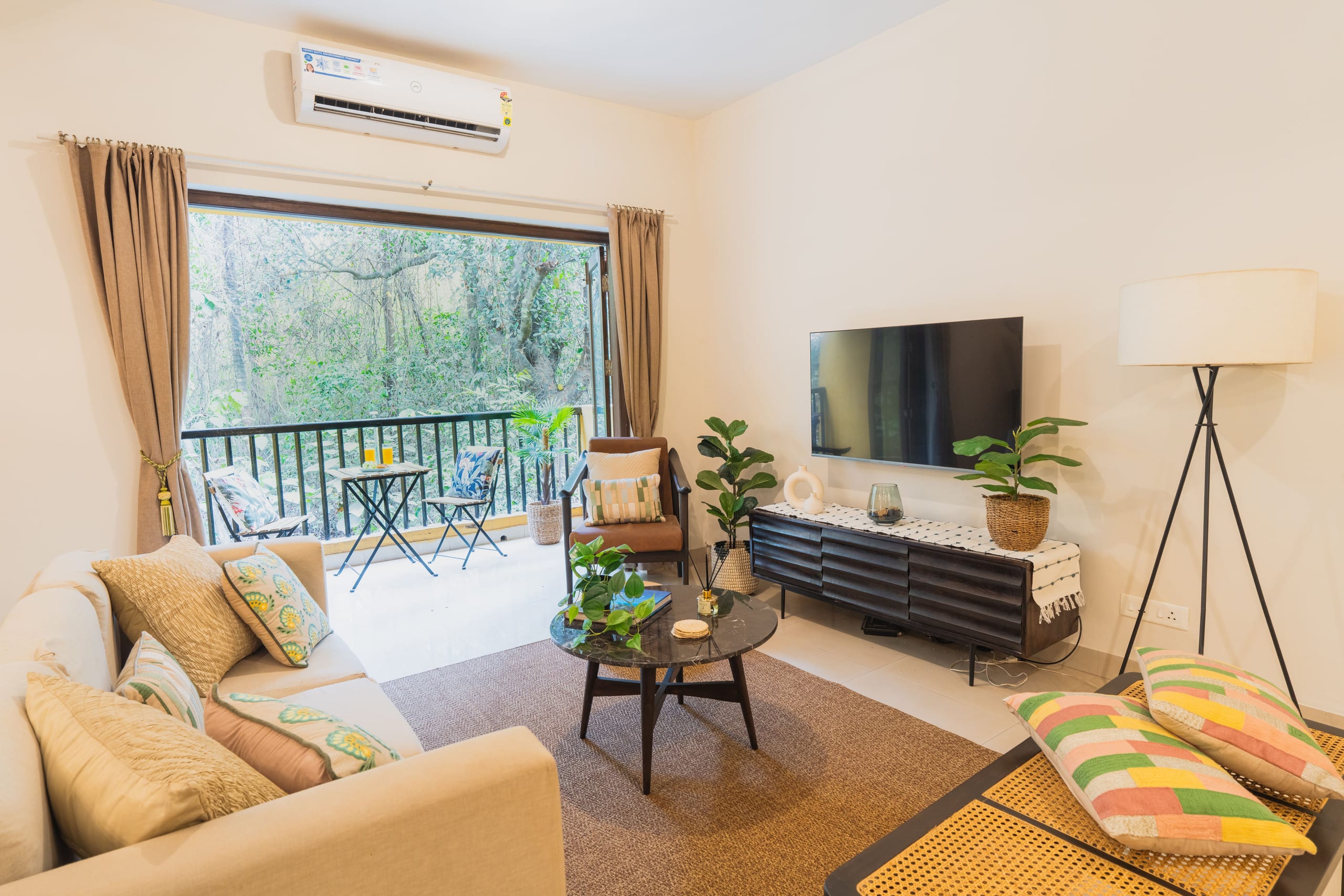 1BHK Luxury Apartment with Pool 6