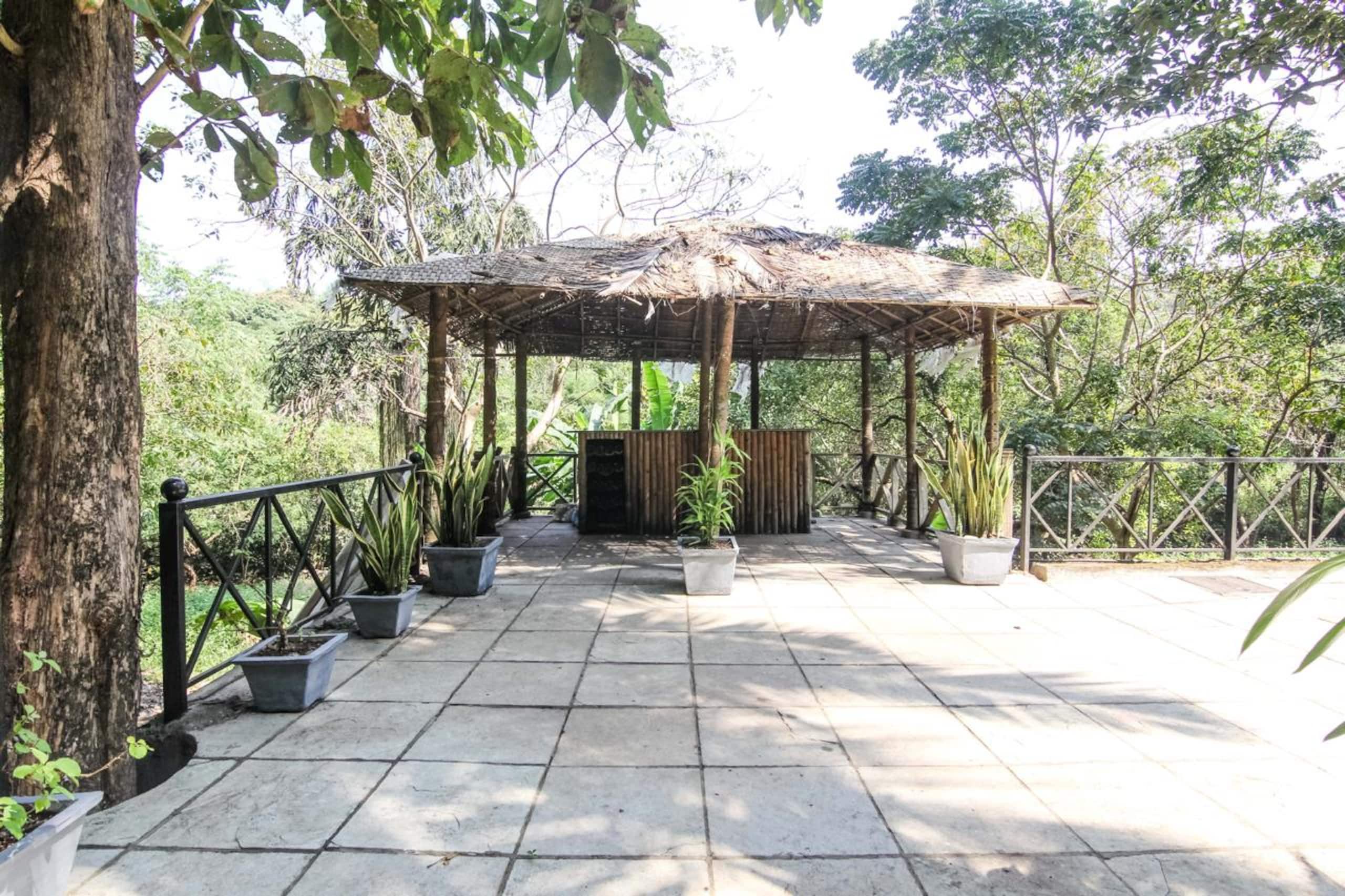 1BHK Luxury Apartment with Pool 28
