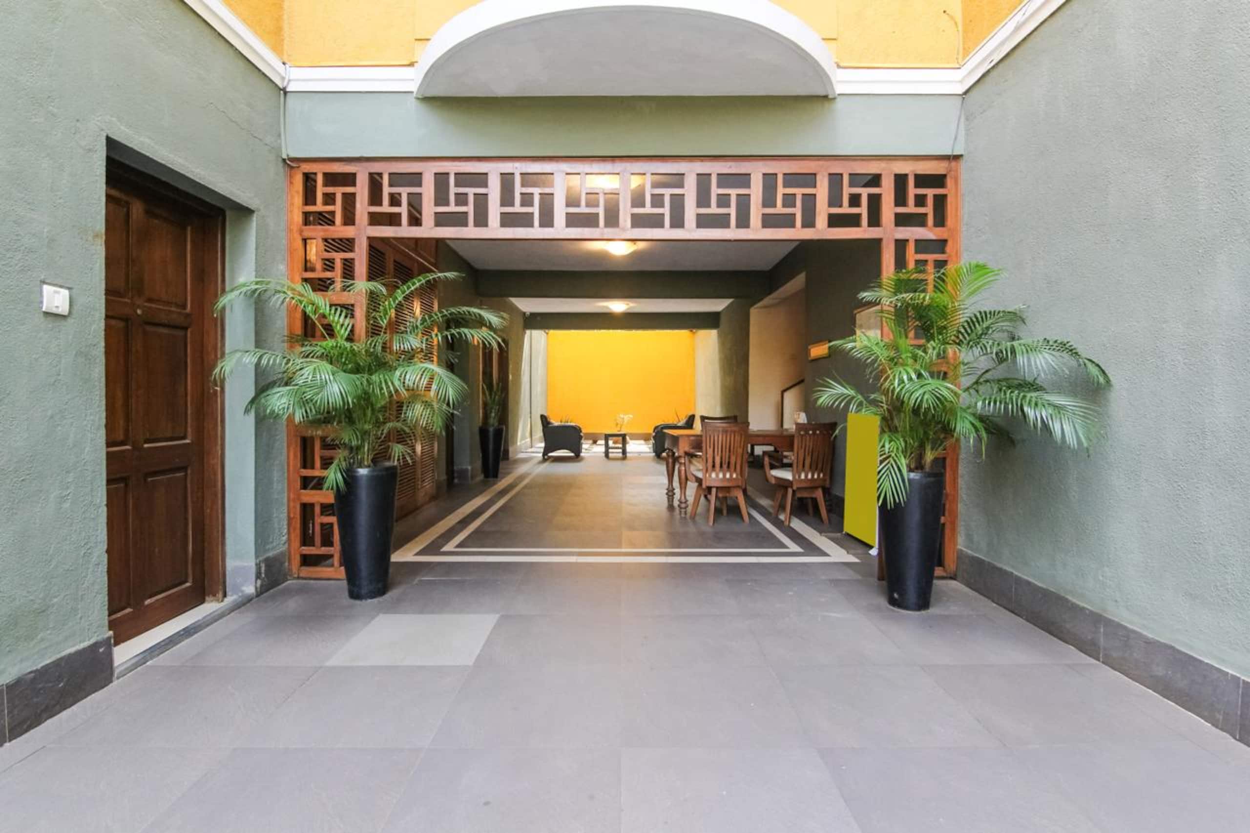 1BHK Luxury Apartment with Pool 23