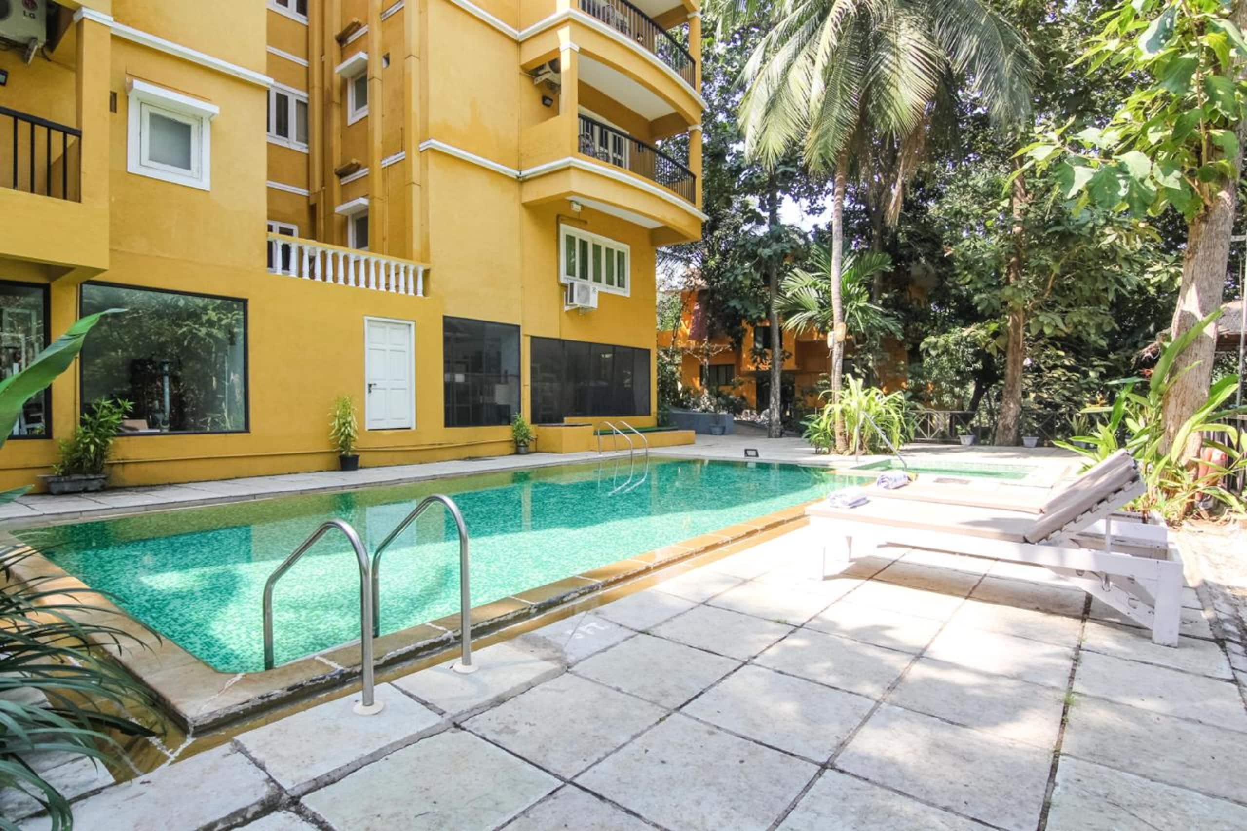 1BHK Luxury Apartment with Pool 27