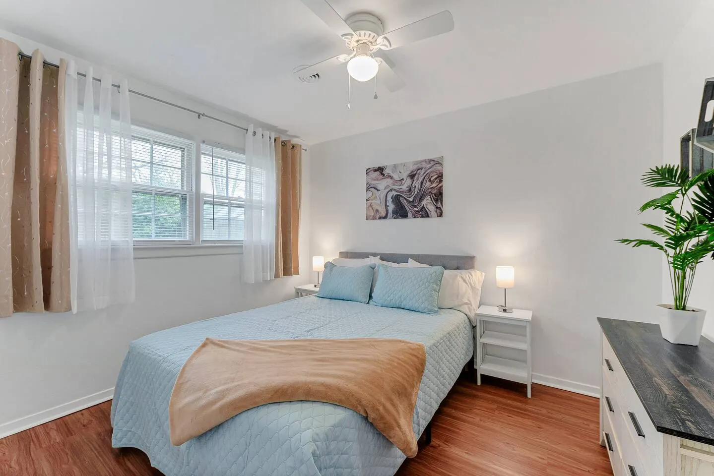 Cozy Pet-Friendly 3BR Near Norfolk Beaches 11
