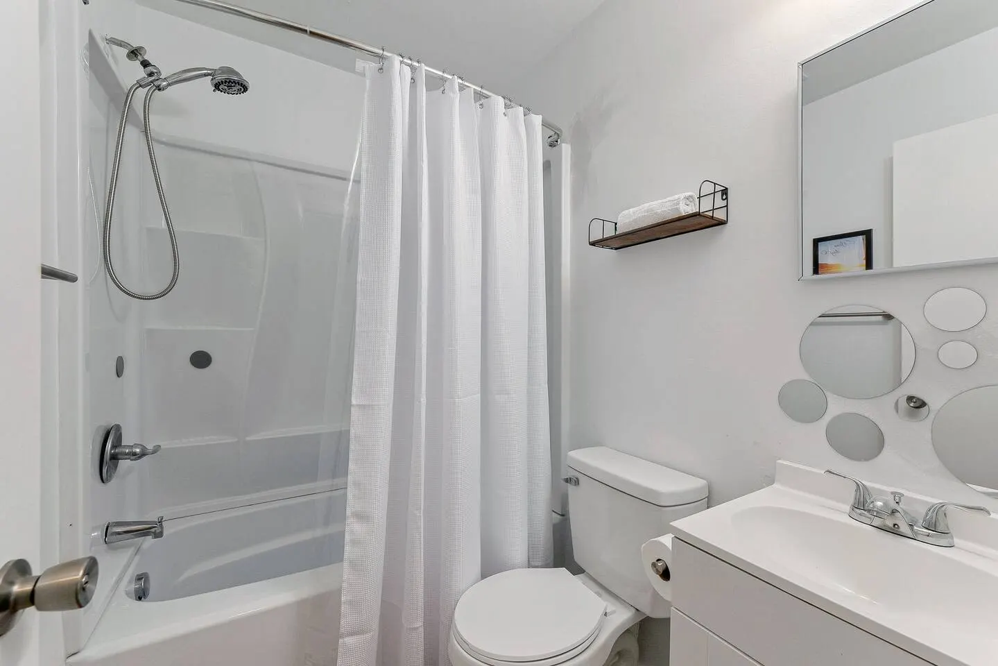 Cozy Pet-Friendly 3BR Near Norfolk Beaches 19