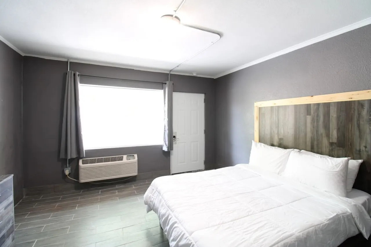 The Ozark at 1611 Residences 2