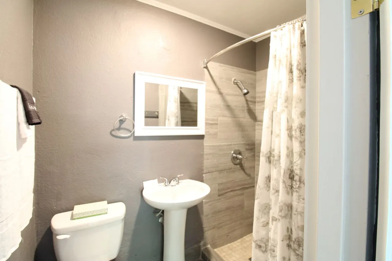 The Ozark at 1611 Residences 3