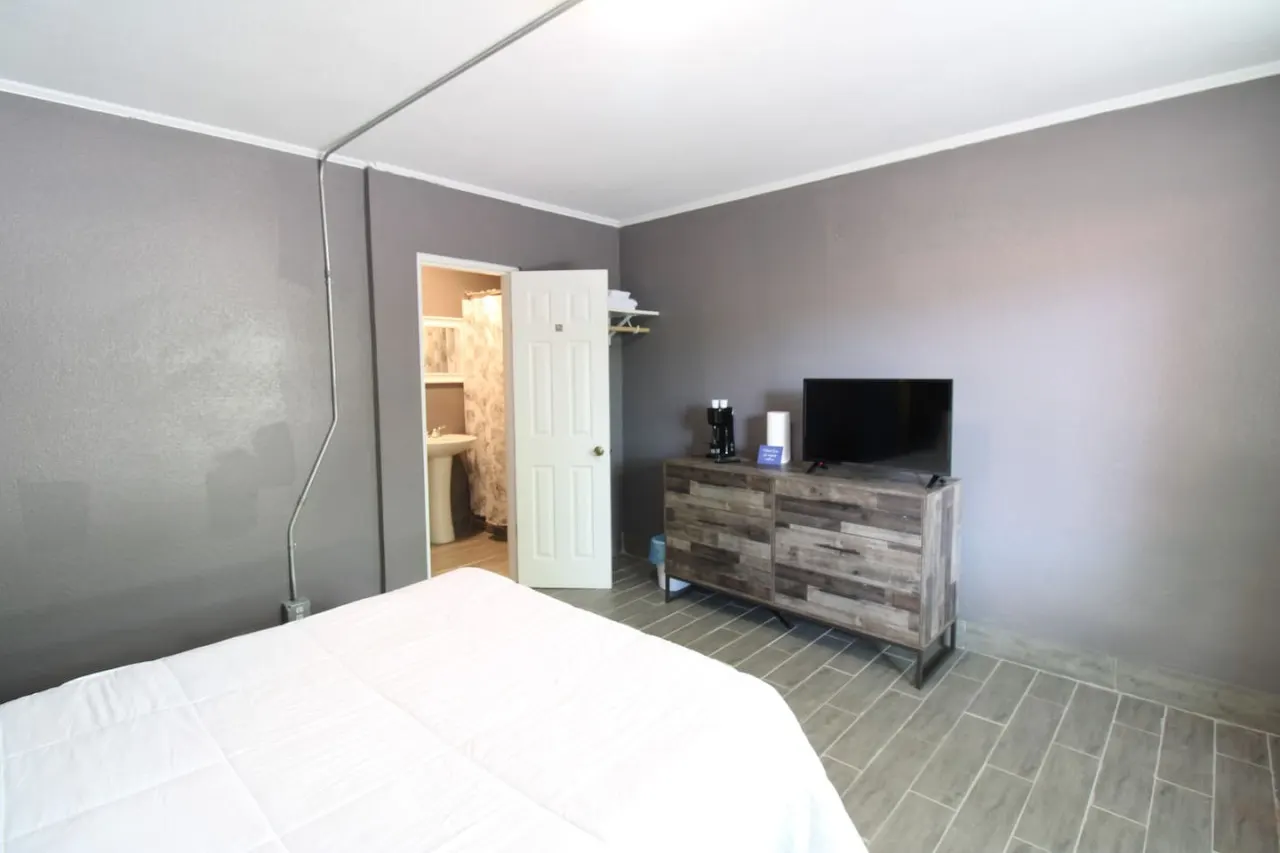 The Ozark at 1611 Residences 4