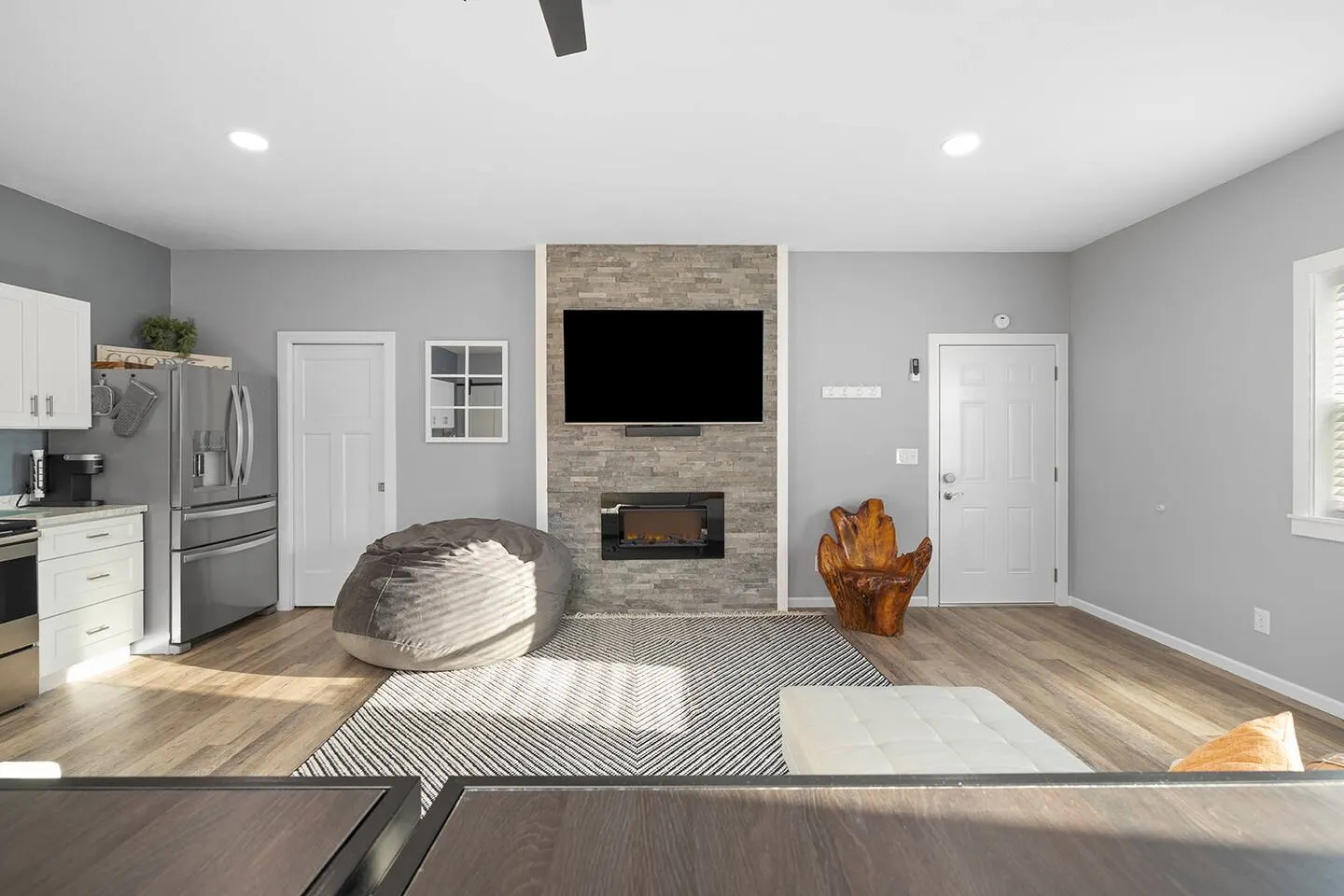 2 Units w/private entry - Bright, New and Modern! 12