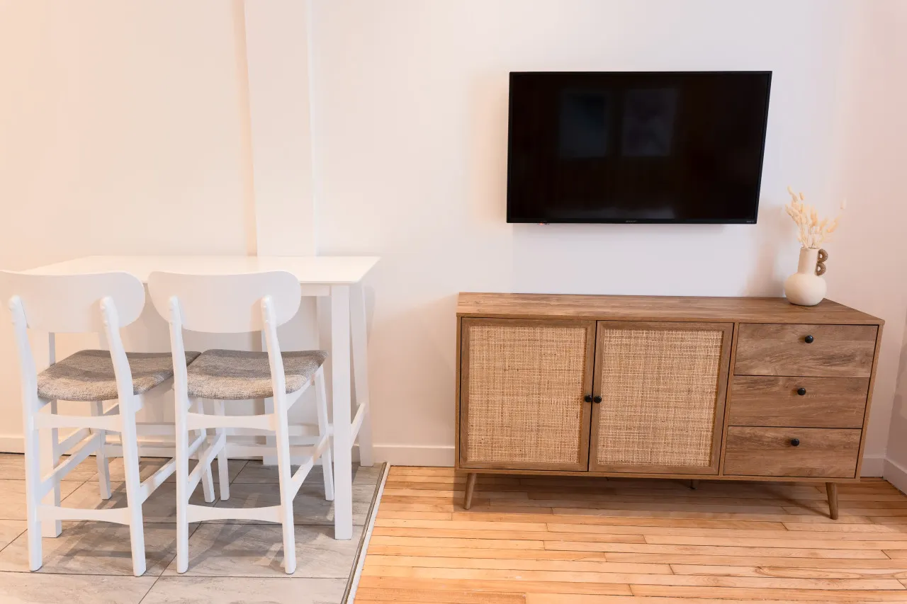 #4 - Studio/Plateau/St-Denis/SelfCheck-In/AC/TV 14