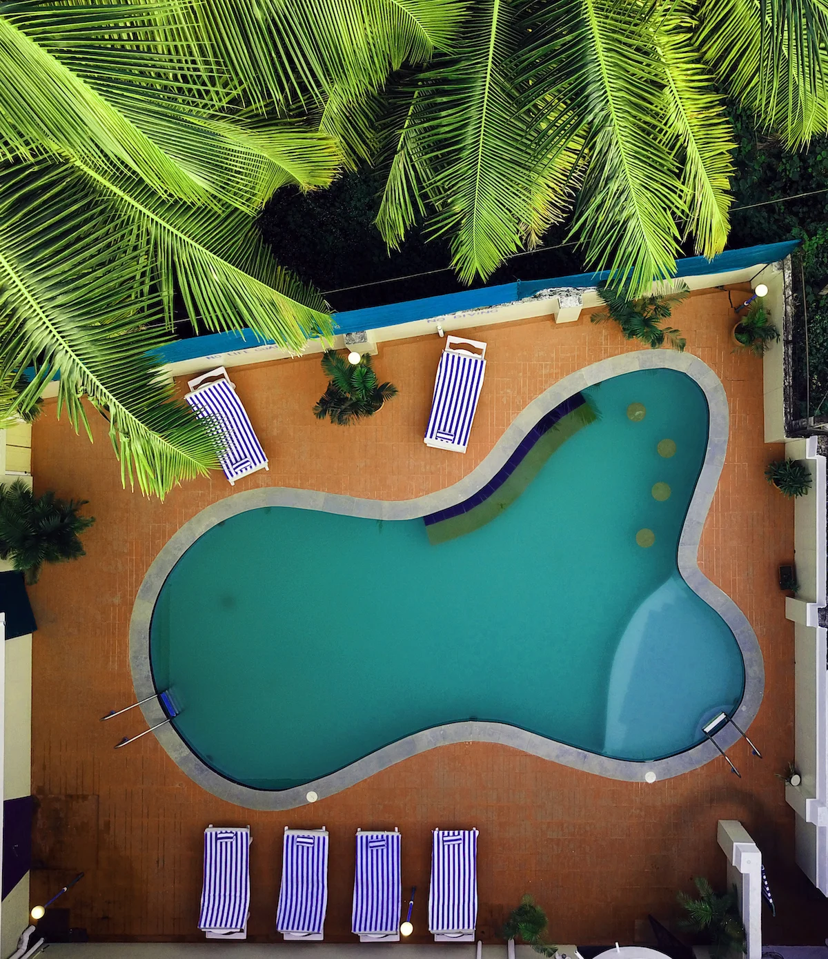 TreeHouse Stamp Room with Terrace +BF +WIFI +Pool 12