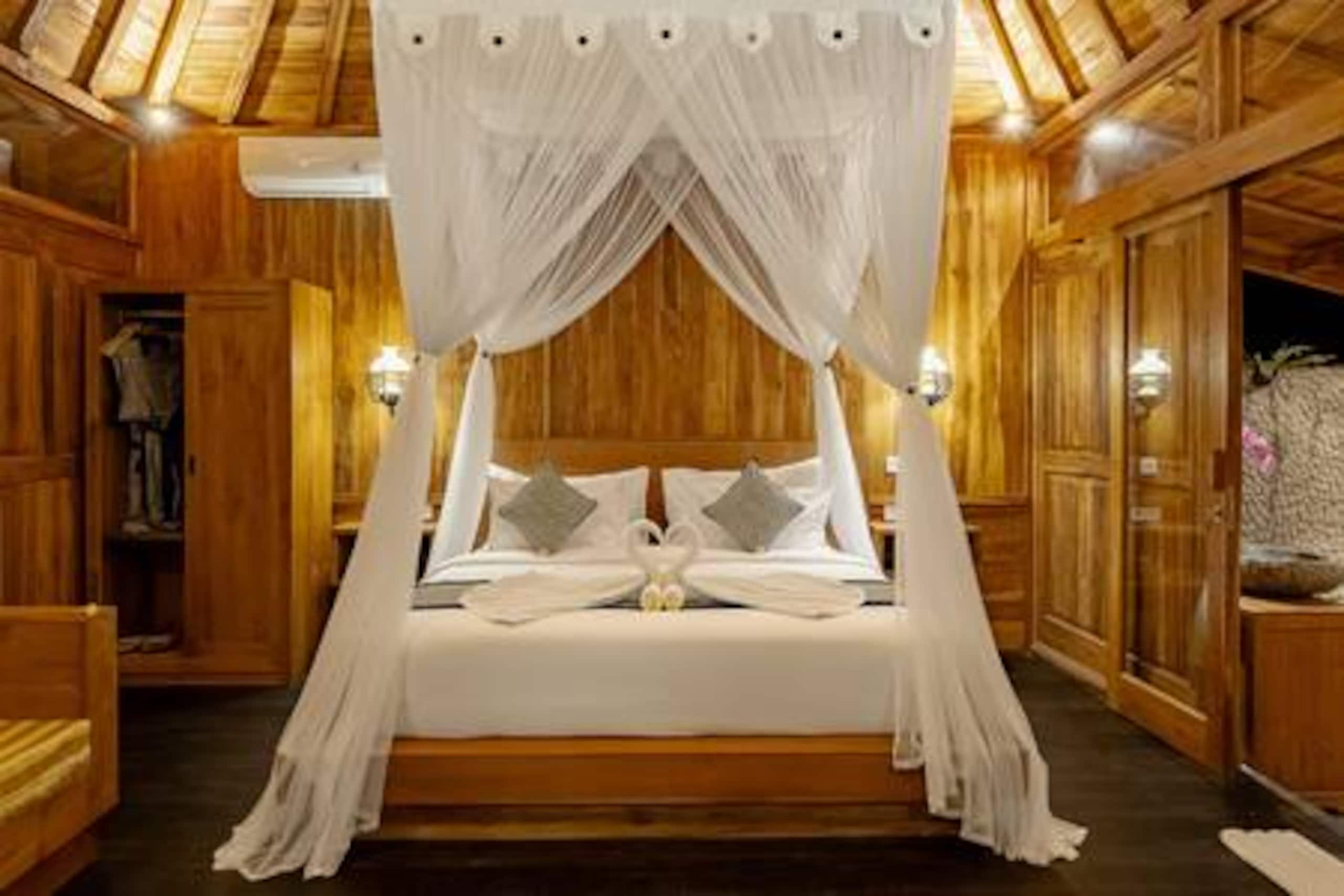 Wonderful Hidden Villa with Private Pool 26