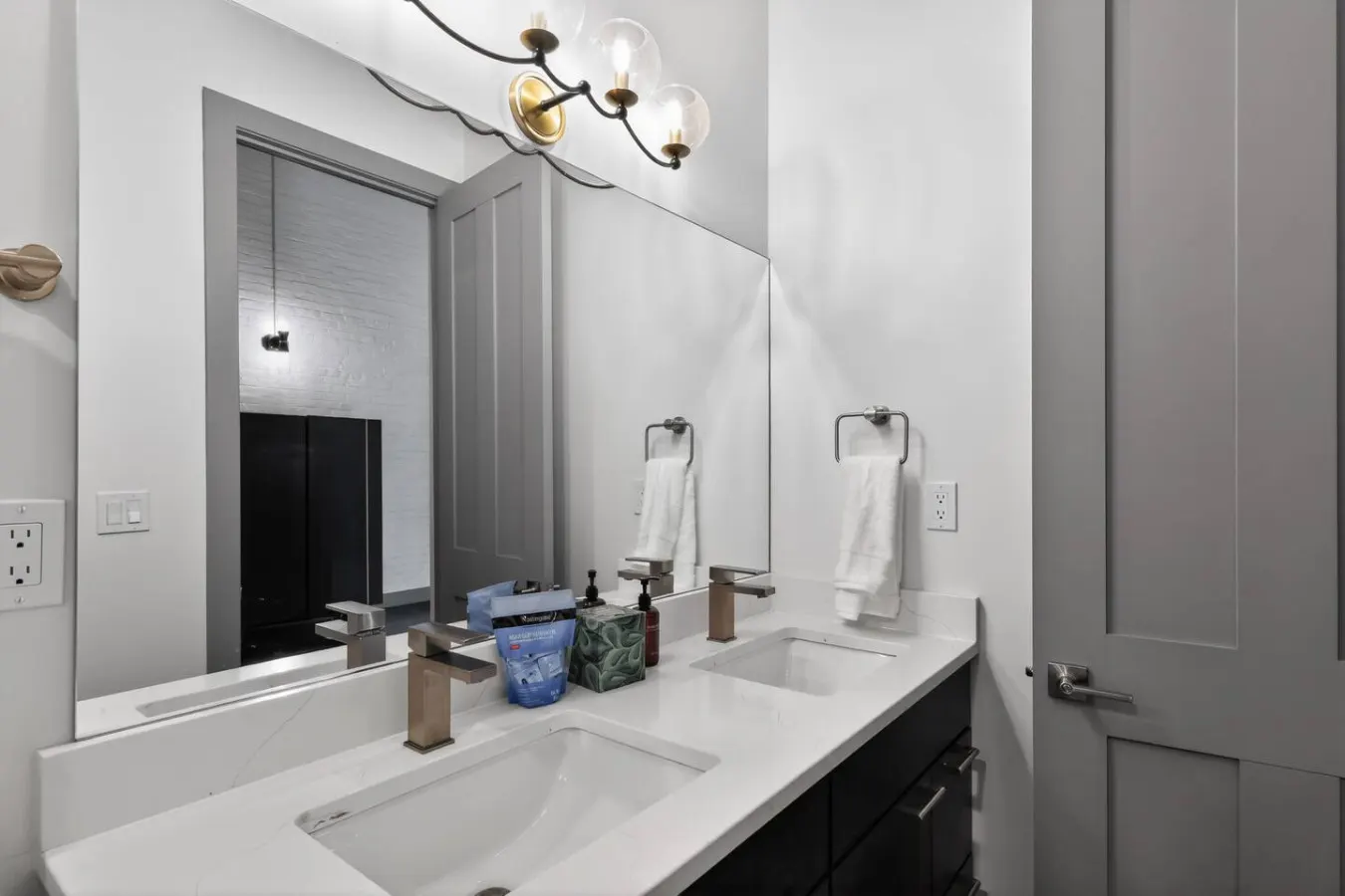 Luxury 3BR on TQL Stadium & Washington Park 20