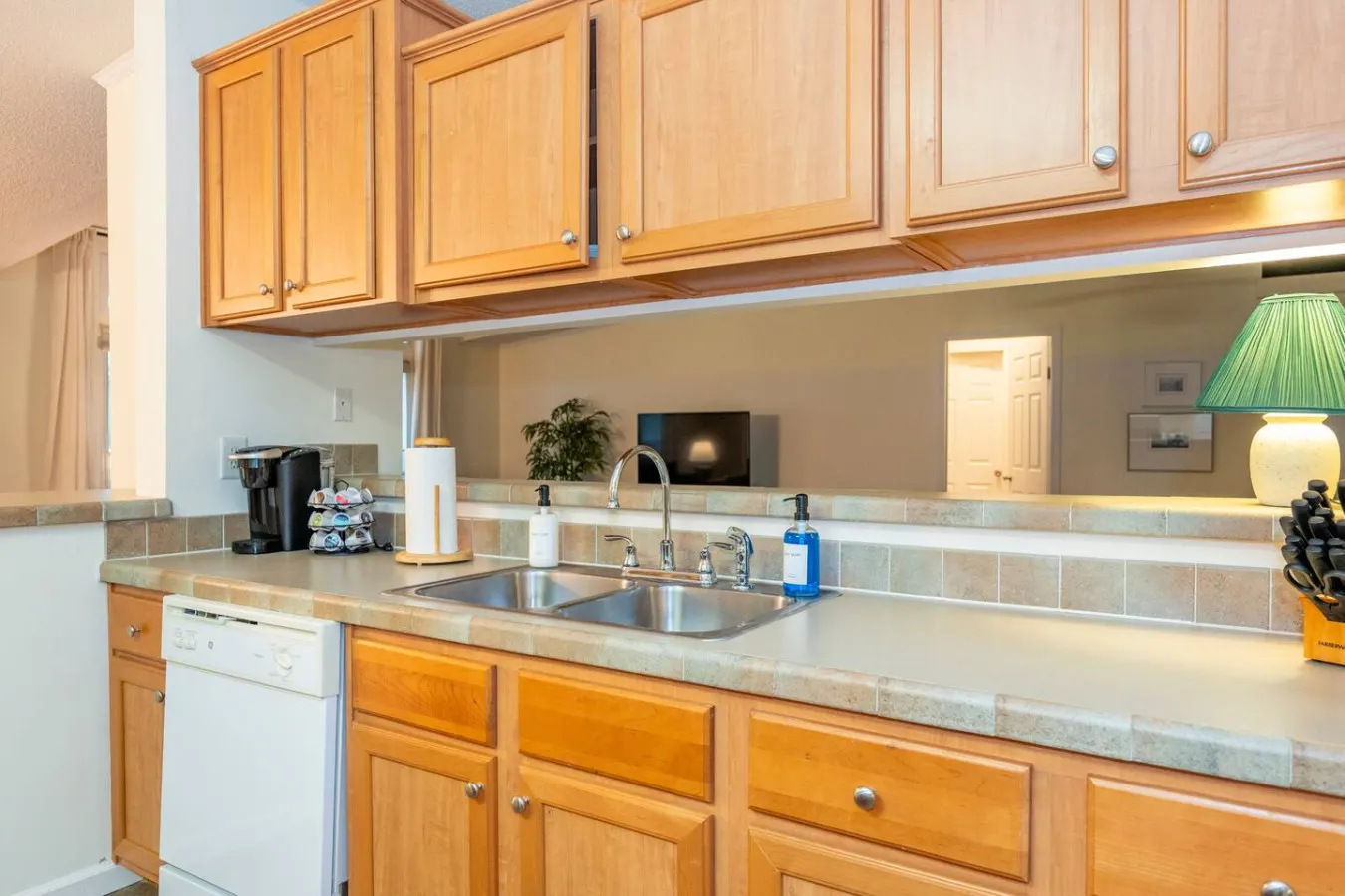 Private 4BR Oasis 2 KNG BDs 4 TVs Free Wi-Fi 9