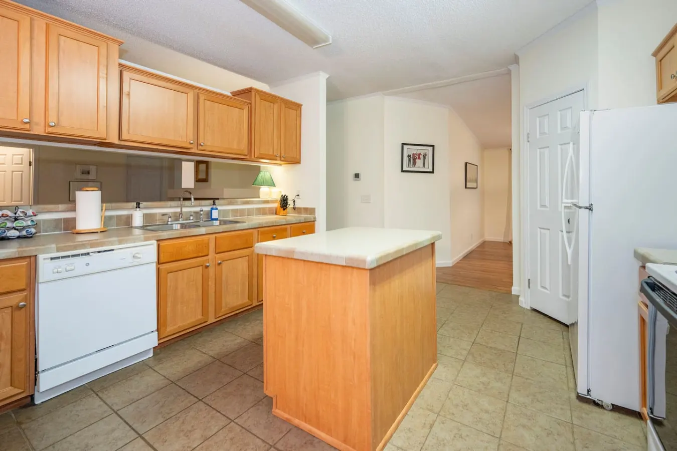 Private 4BR Oasis 2 KNG BDs 4 TVs Free Wi-Fi 10